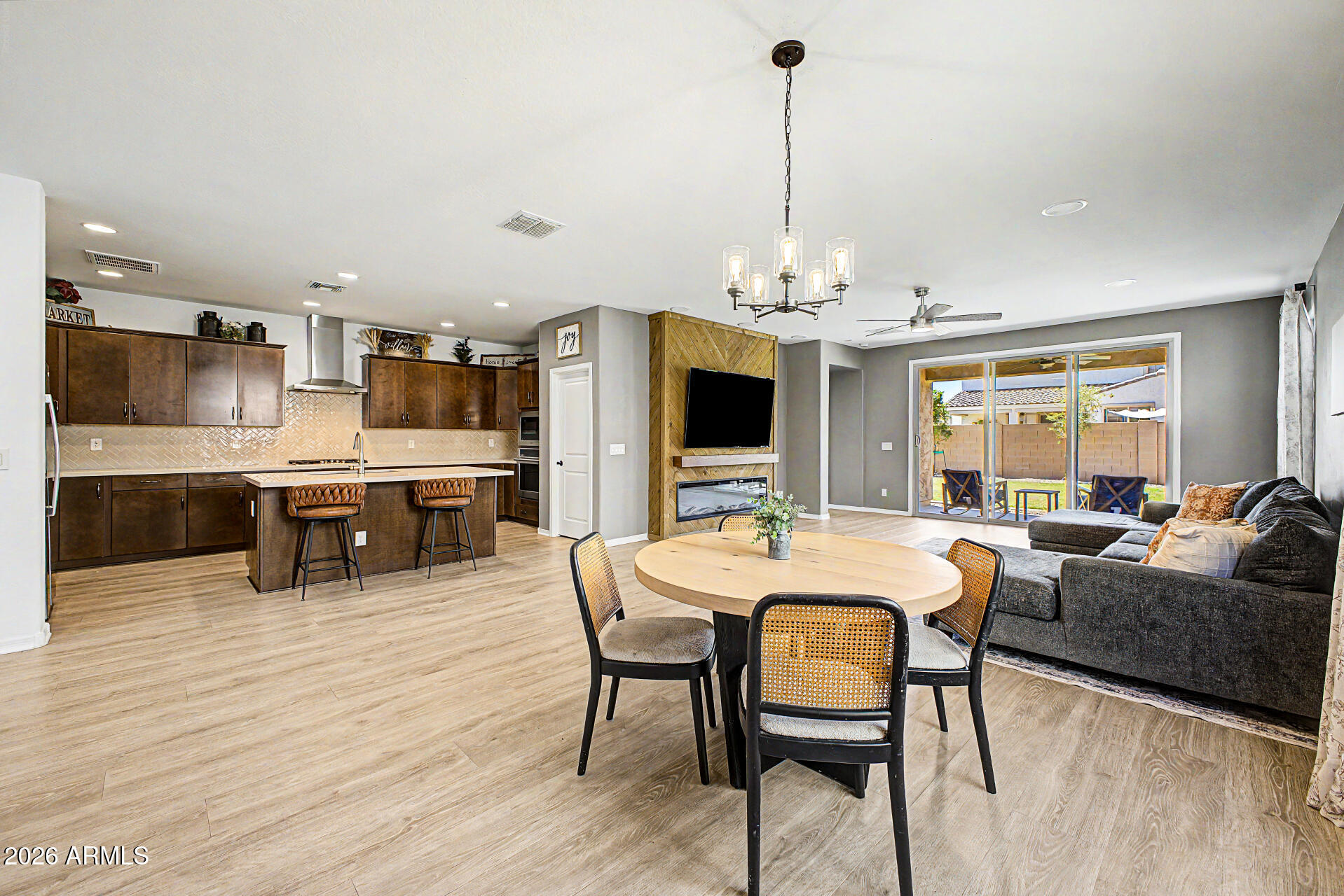 HAWES CROSSING VILLAGE 2 PARCEL A REPLAT - Residential