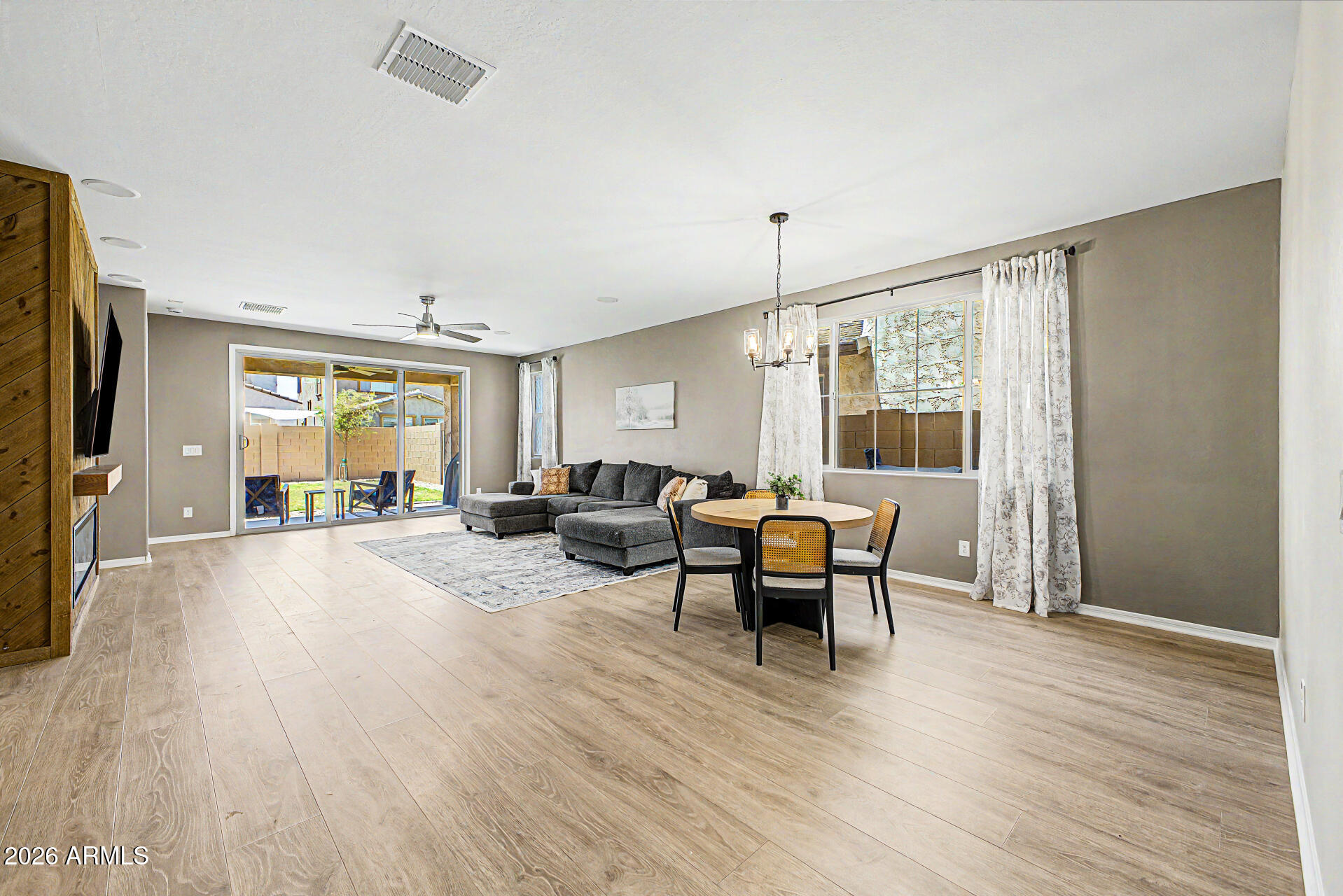 HAWES CROSSING VILLAGE 2 PARCEL A REPLAT - Residential