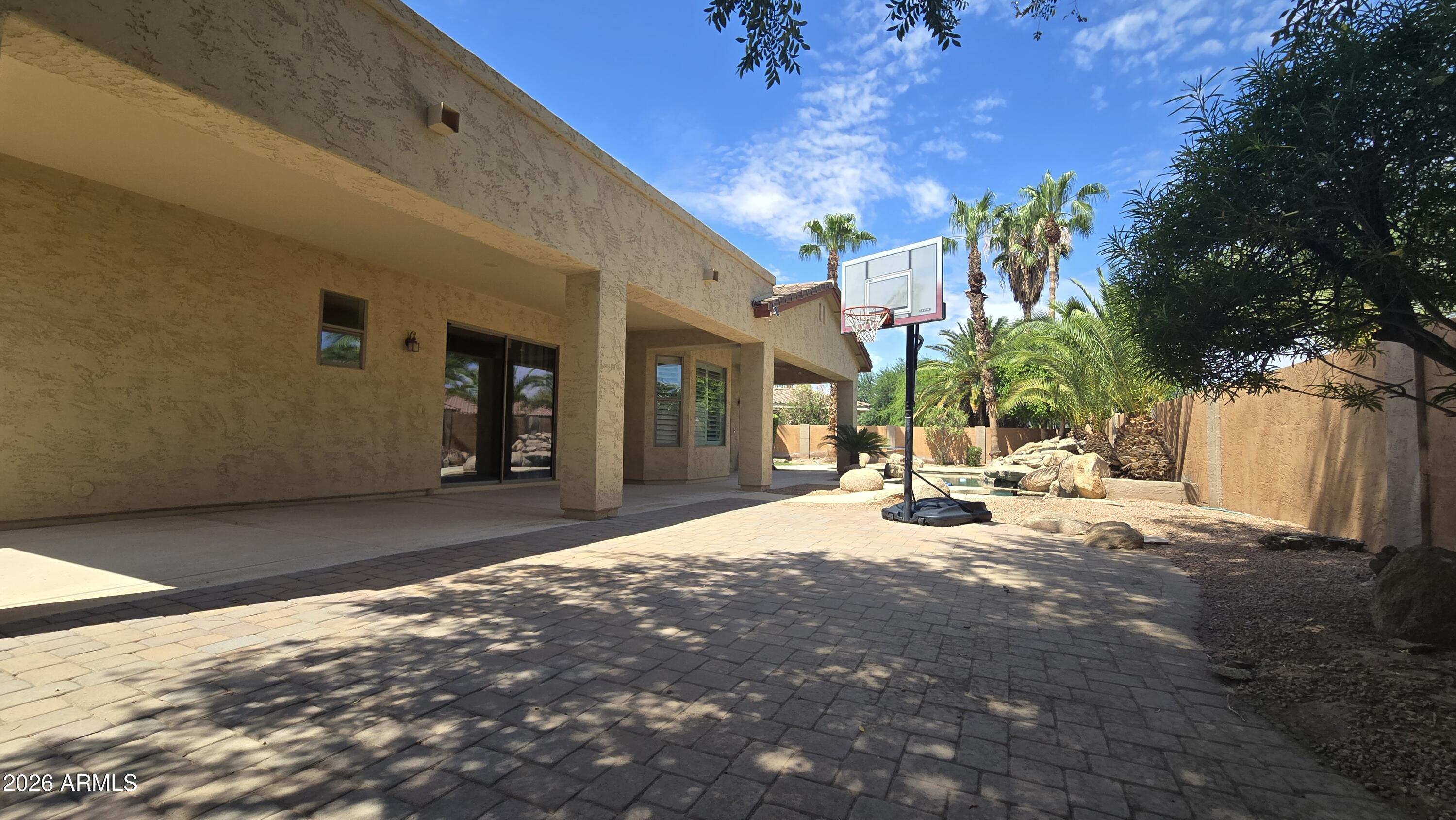 ALMA SCHOOL PLACE - Residential