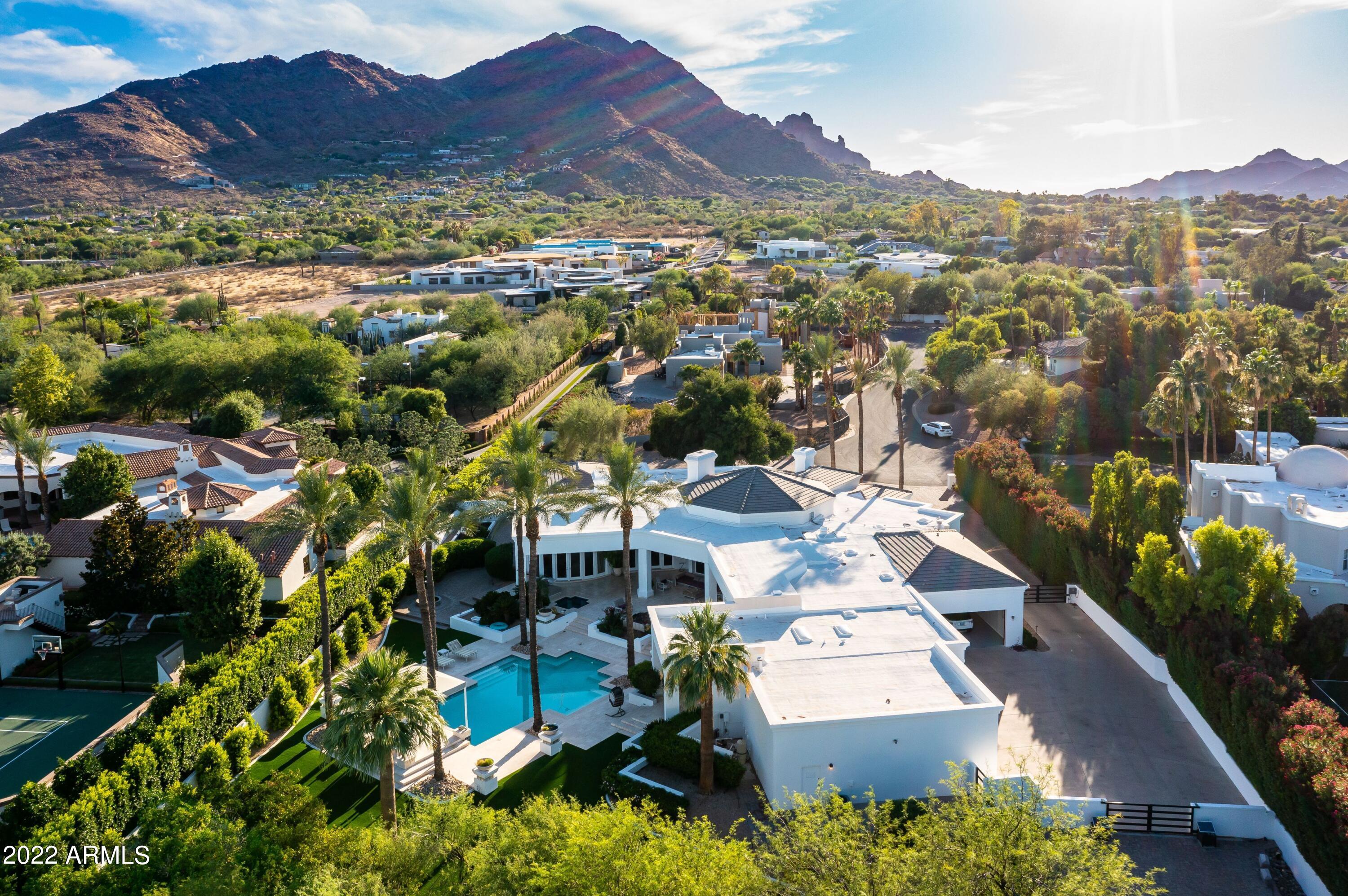 PARADISE VALLEY PUEBLOS LOT 3 MCR 293-6 - Residential