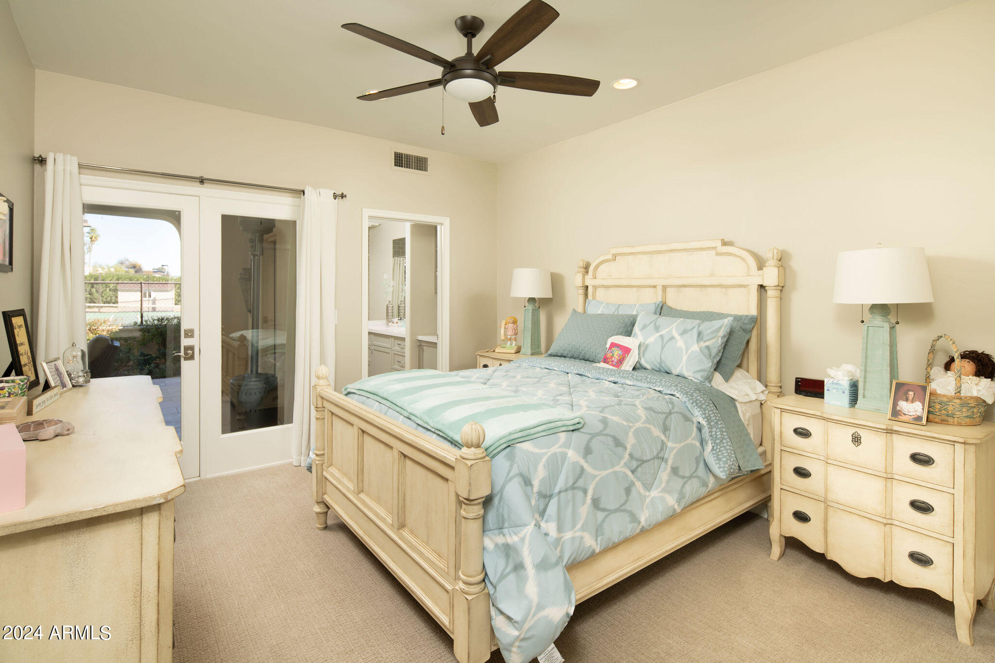 CAMELBACK COUNTRY ESTATES - Residential