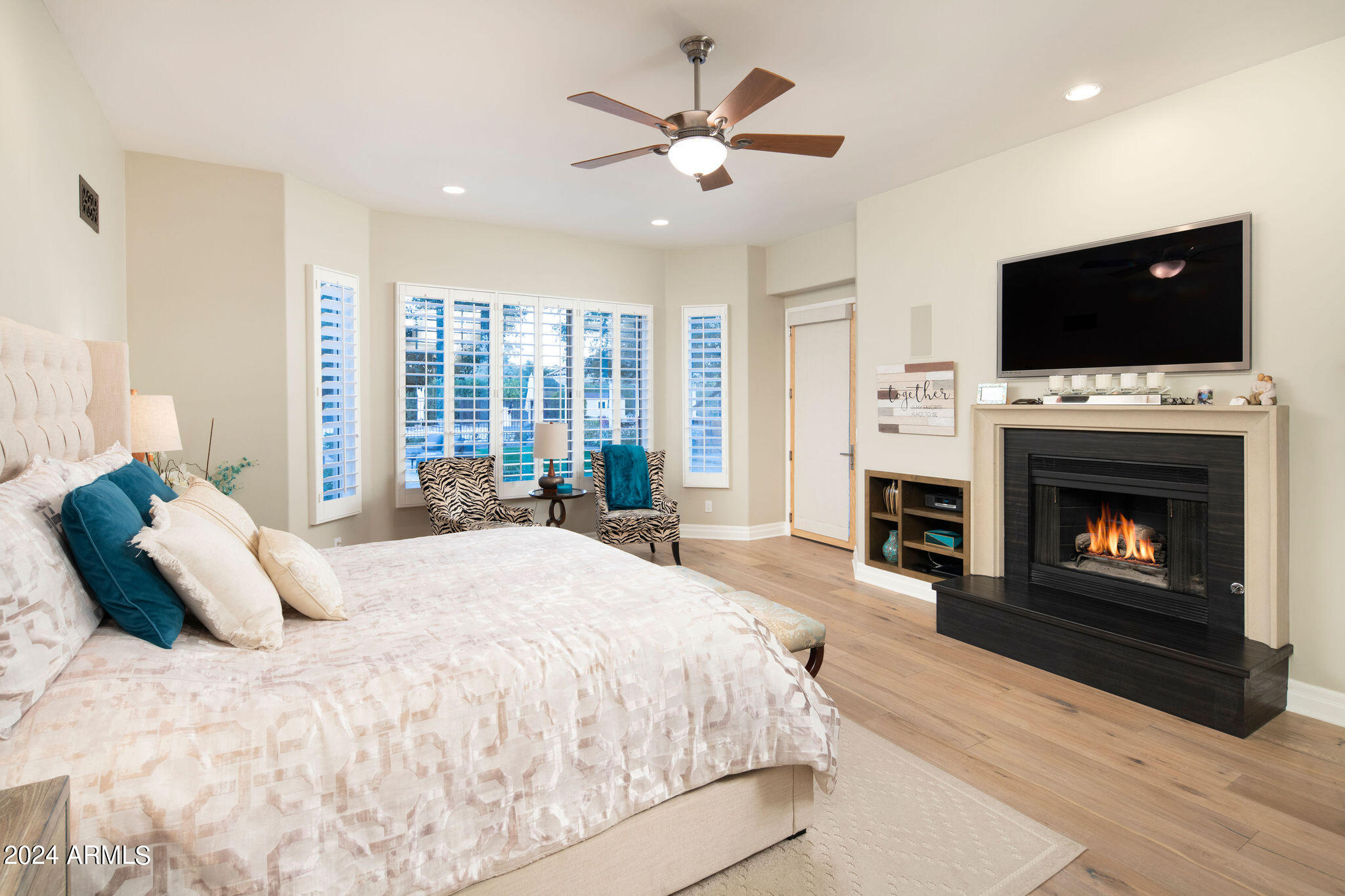 CAMELBACK COUNTRY ESTATES - Residential