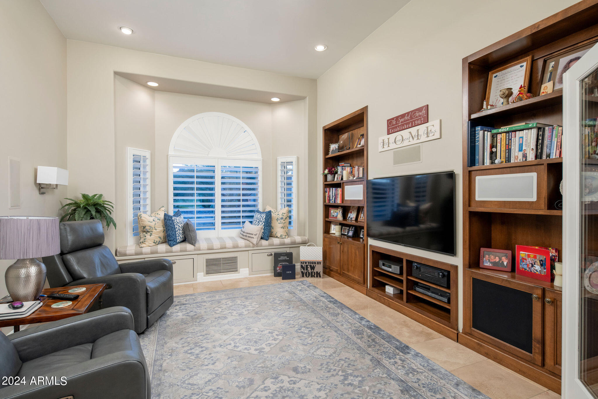CAMELBACK COUNTRY ESTATES - Residential
