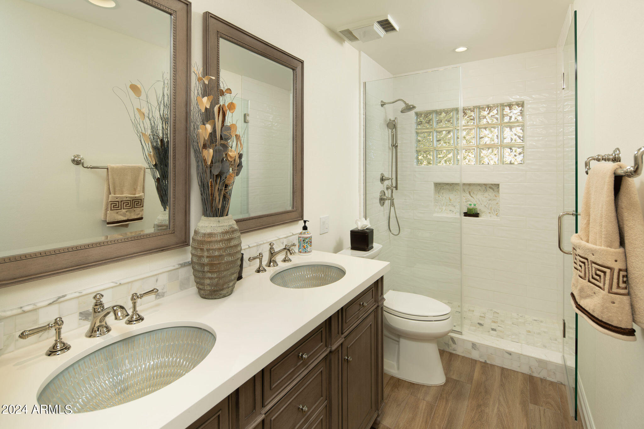CAMELBACK COUNTRY ESTATES - Residential