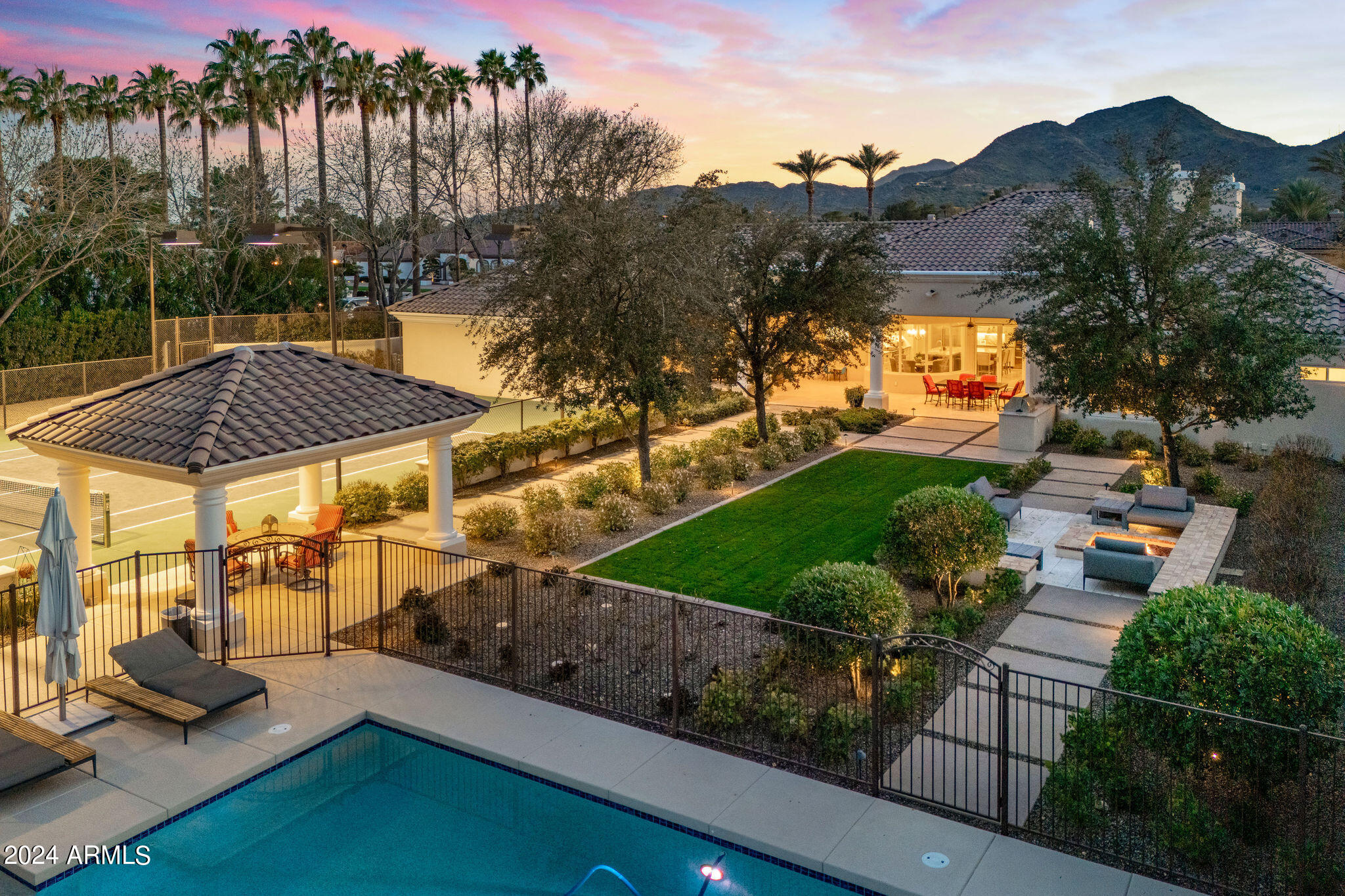 CAMELBACK COUNTRY ESTATES - Residential