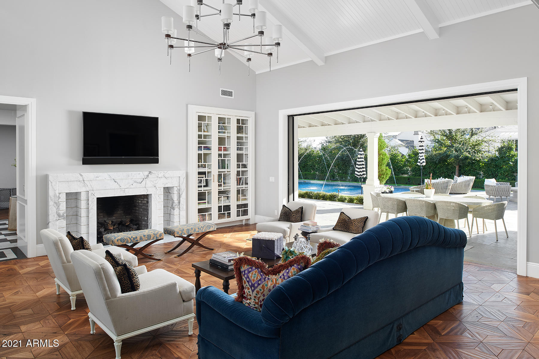 ROYAL PALM CIRCLE - Residential