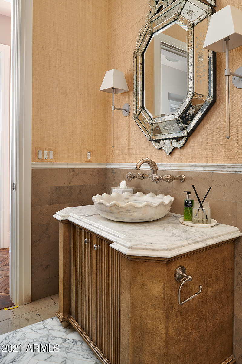 ROYAL PALM CIRCLE - Residential
