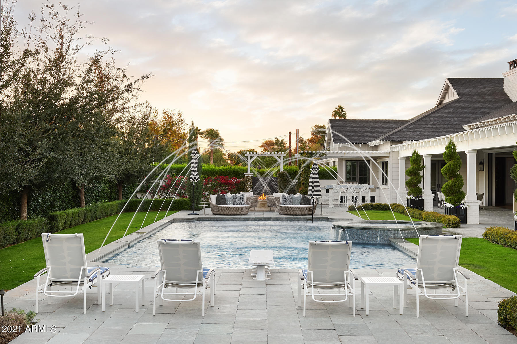 ROYAL PALM CIRCLE - Residential