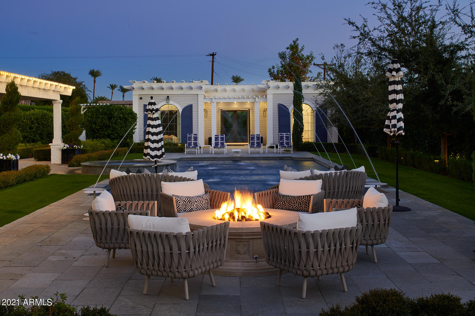 ROYAL PALM CIRCLE - Residential