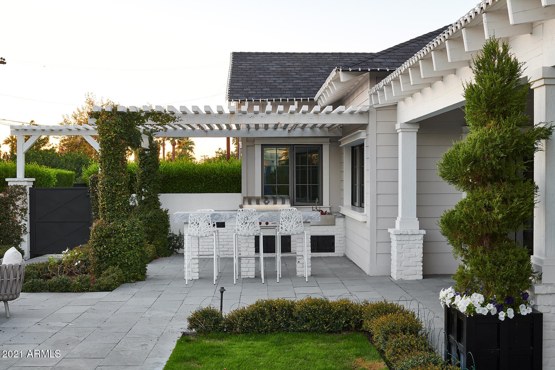 ROYAL PALM CIRCLE - Residential
