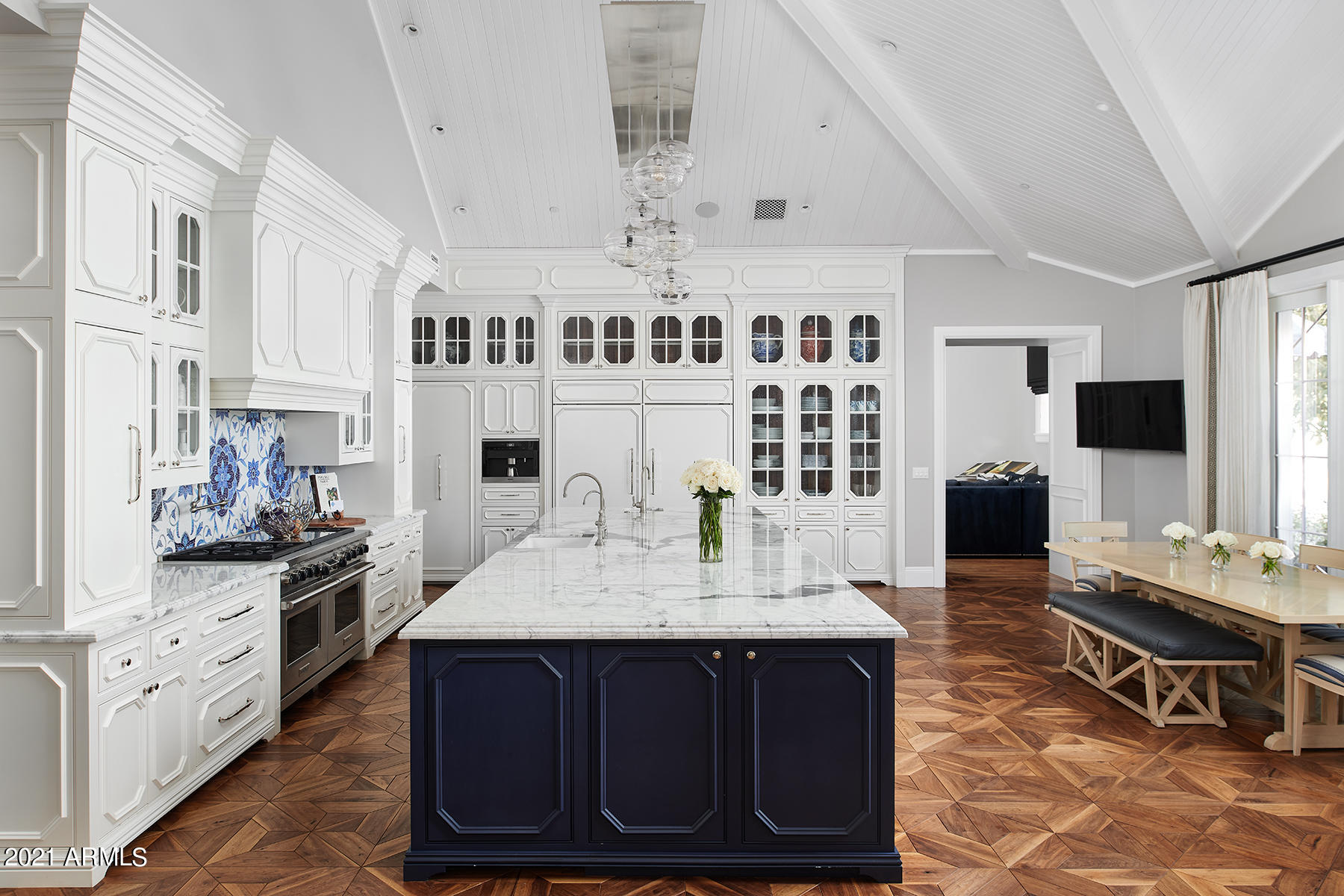 ROYAL PALM CIRCLE - Residential
