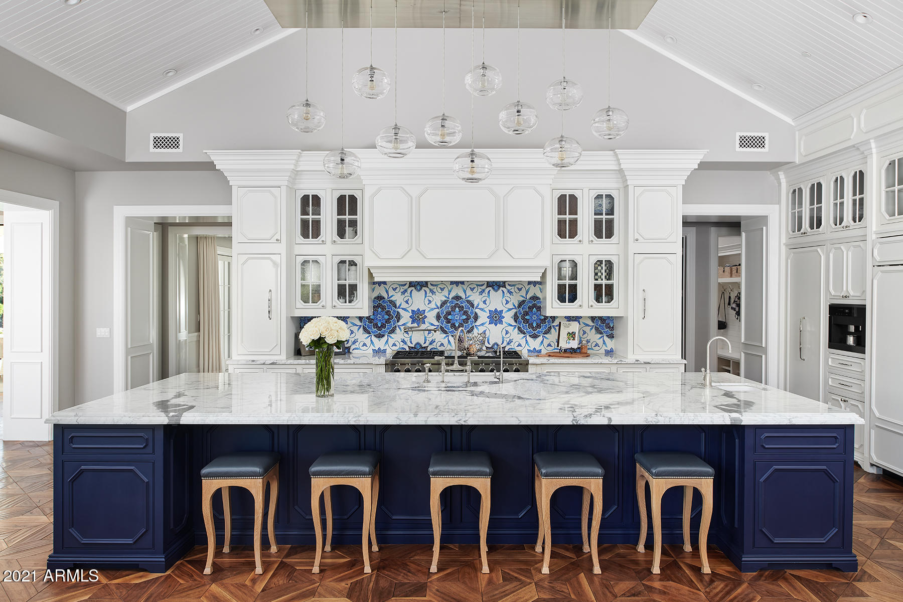 ROYAL PALM CIRCLE - Residential