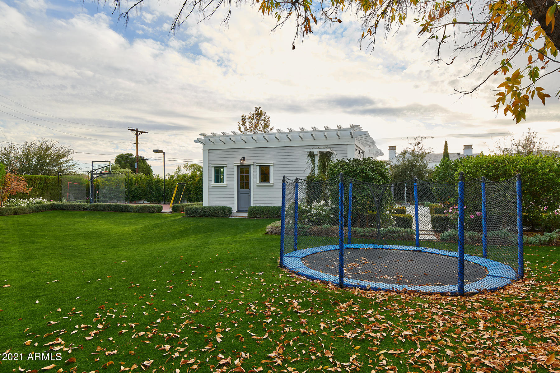 ROYAL PALM CIRCLE - Residential