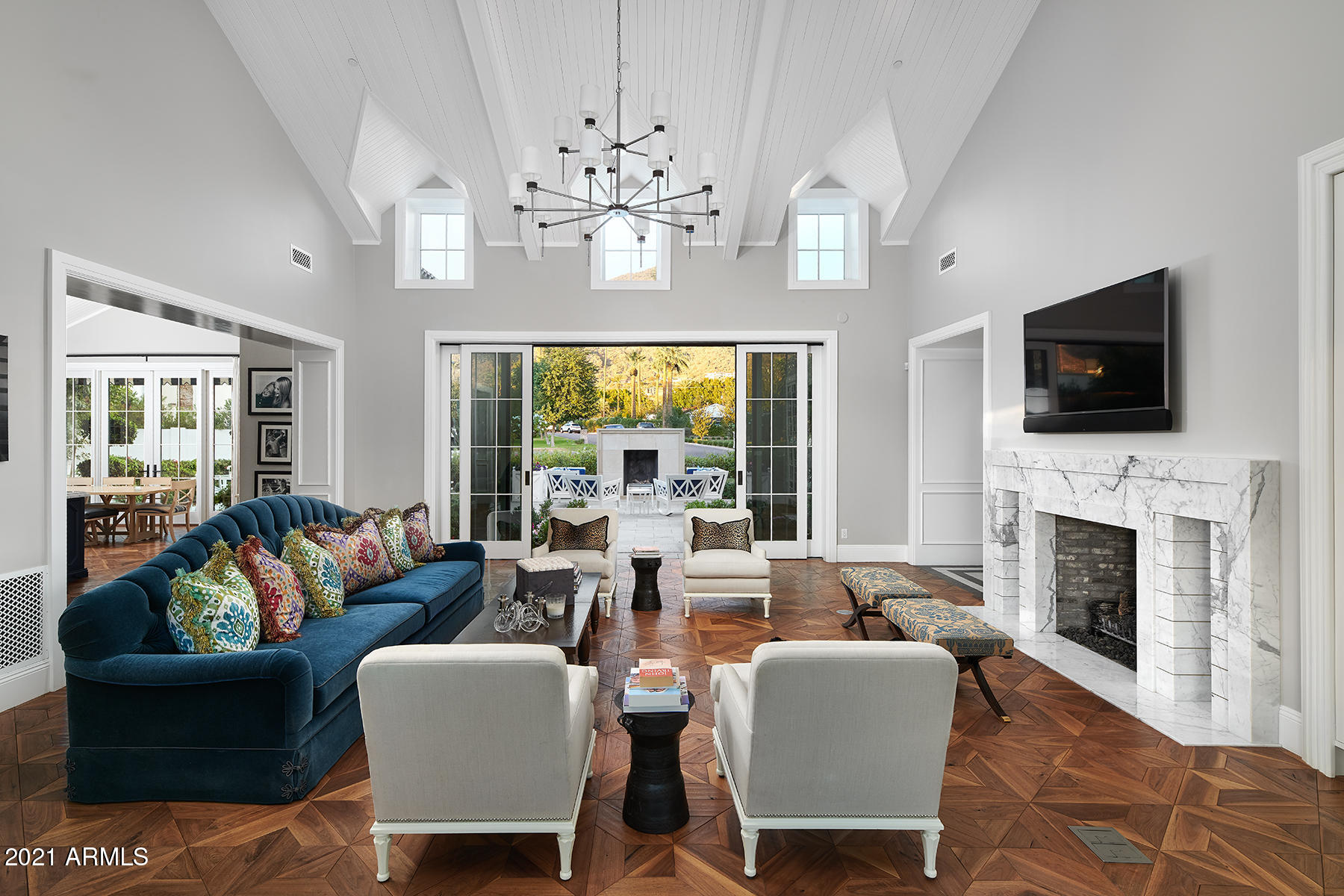 ROYAL PALM CIRCLE - Residential