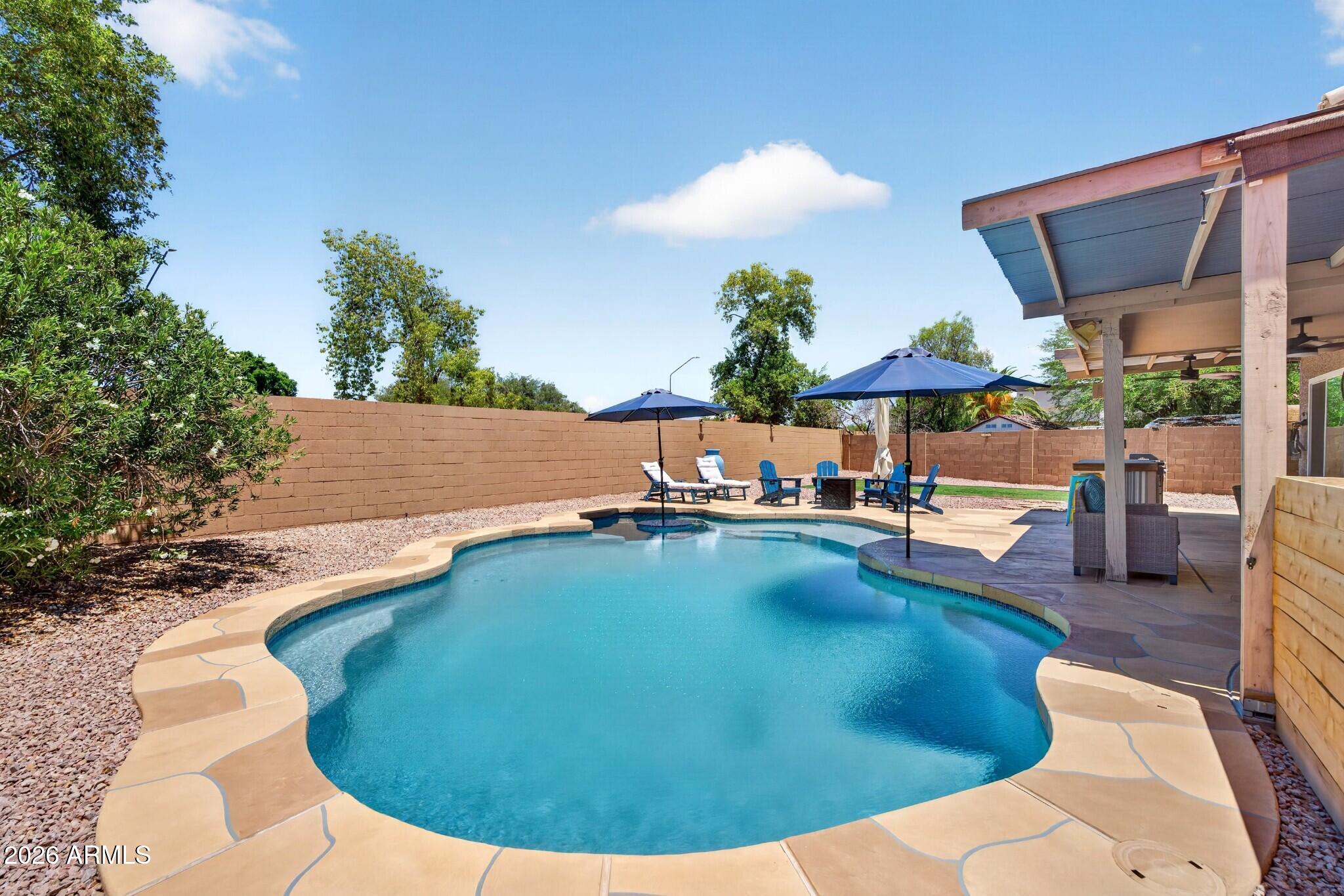 VAL VISTA - Residential