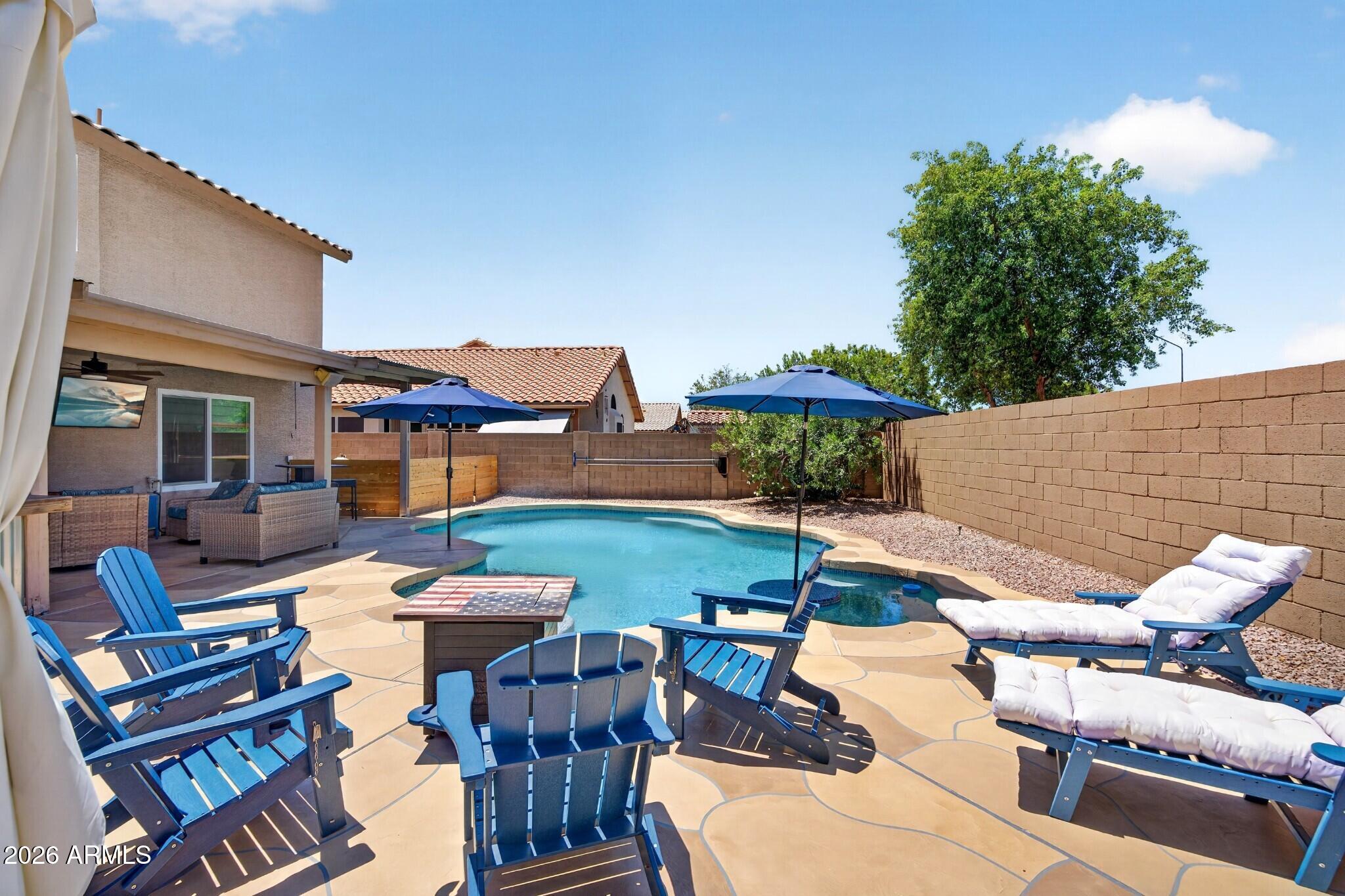 VAL VISTA - Residential