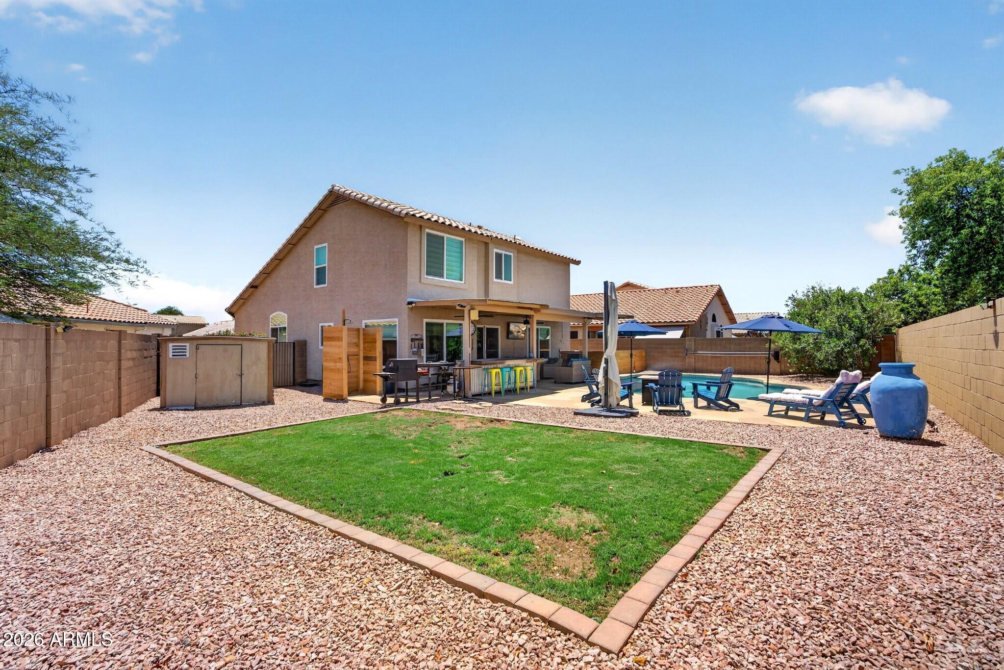 VAL VISTA - Residential