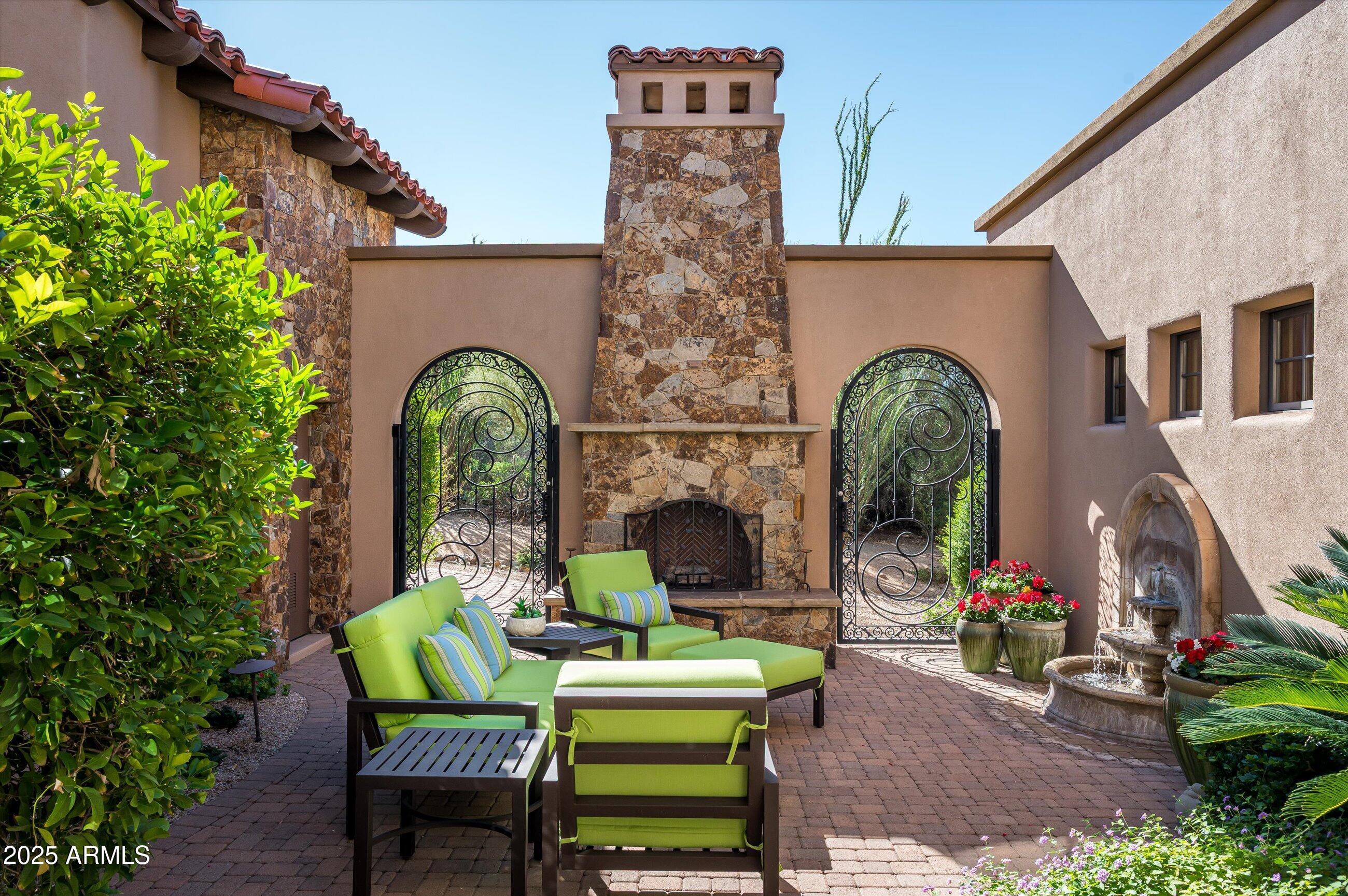 ESTANCIA - Residential