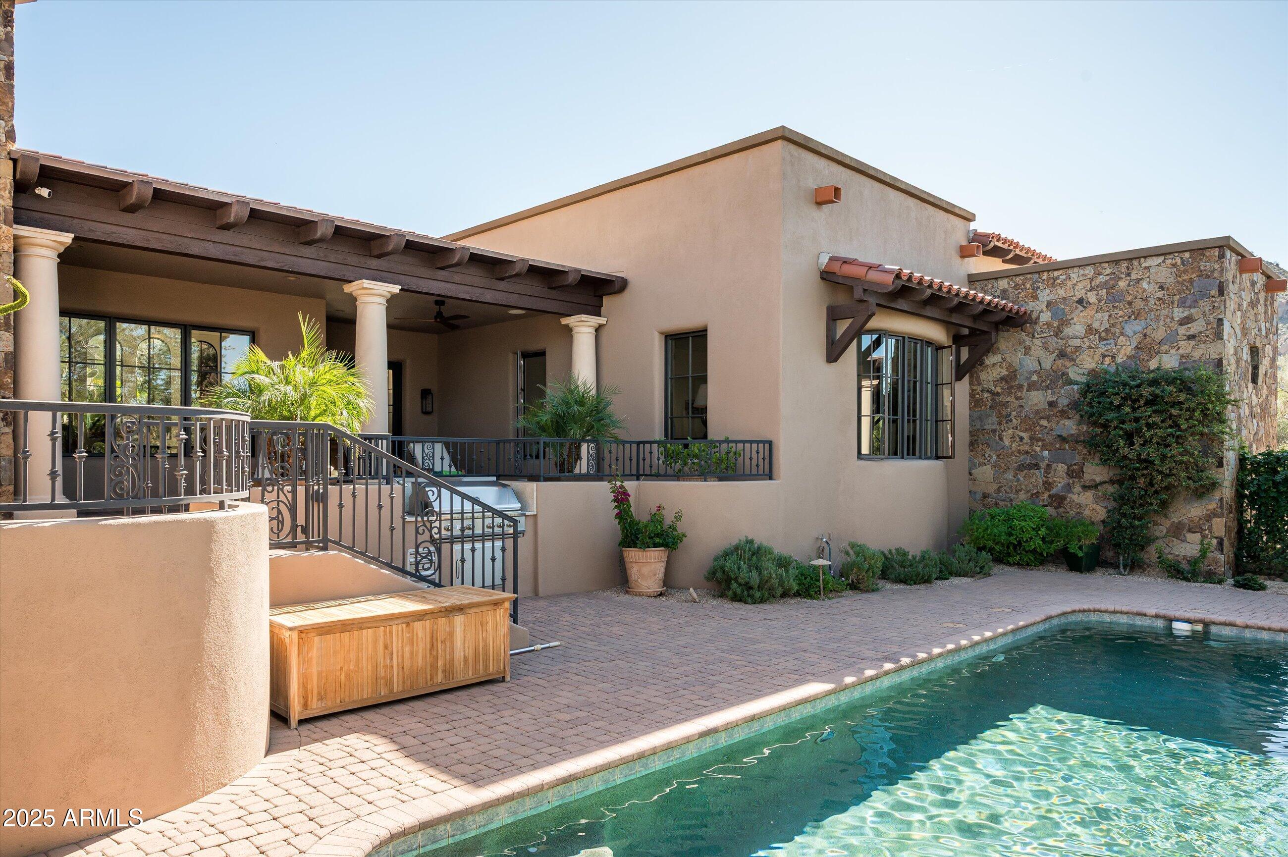 ESTANCIA - Residential