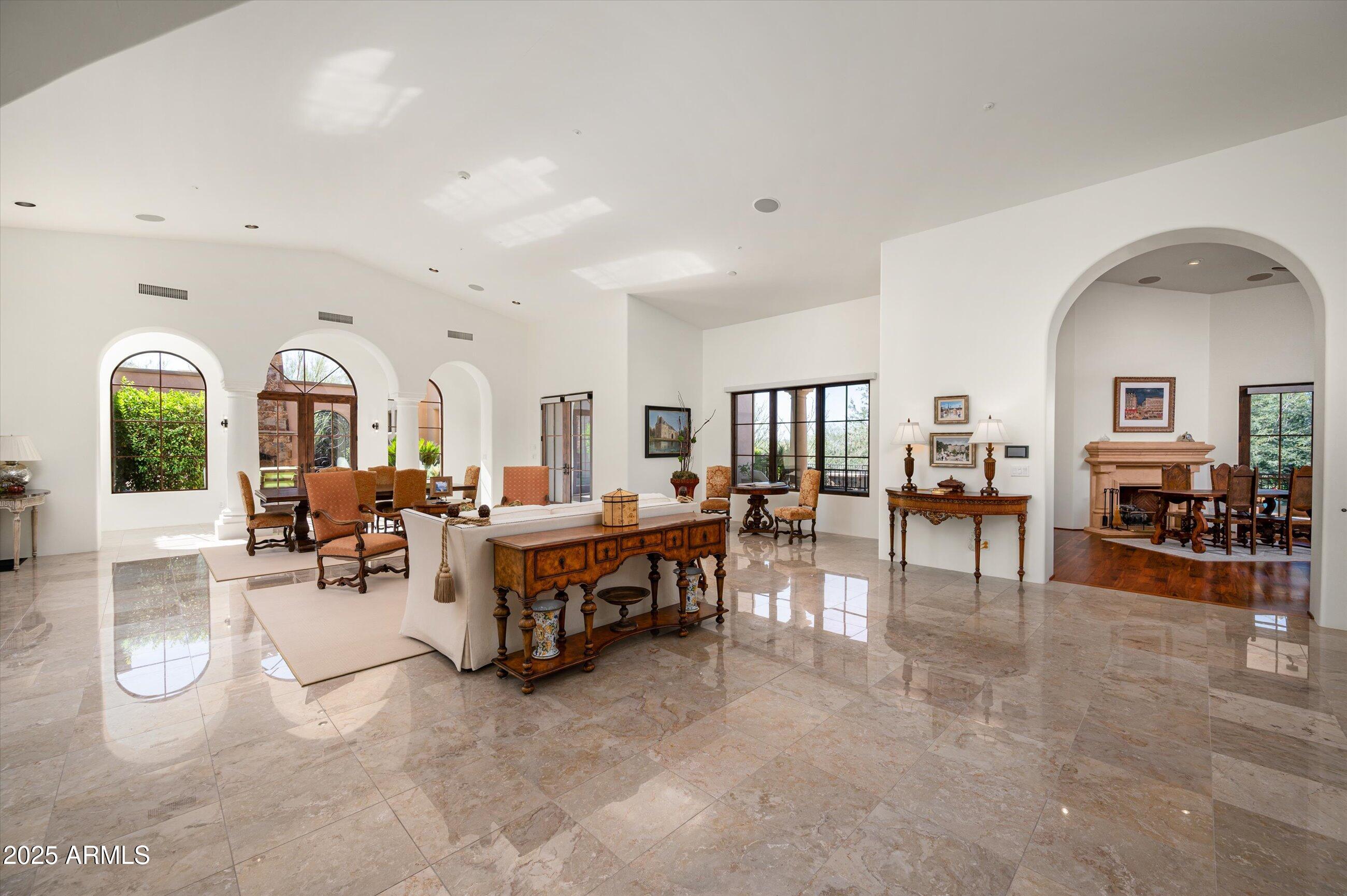 ESTANCIA - Residential