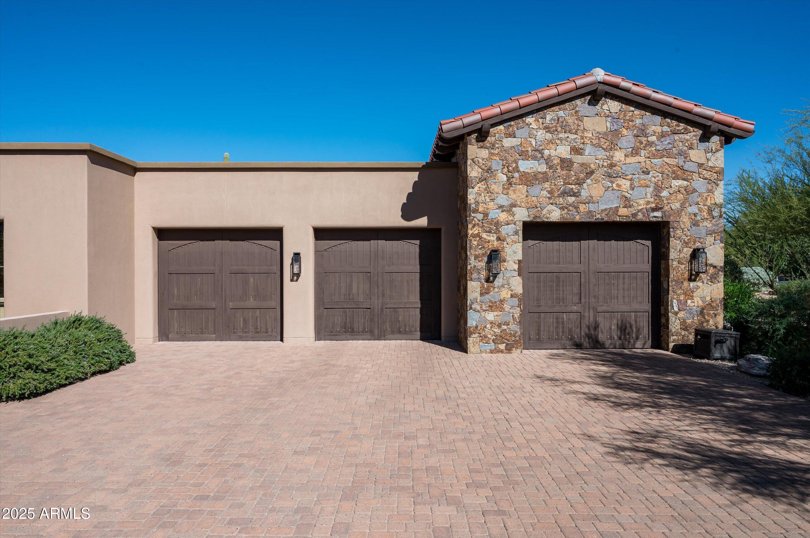 ESTANCIA - Residential