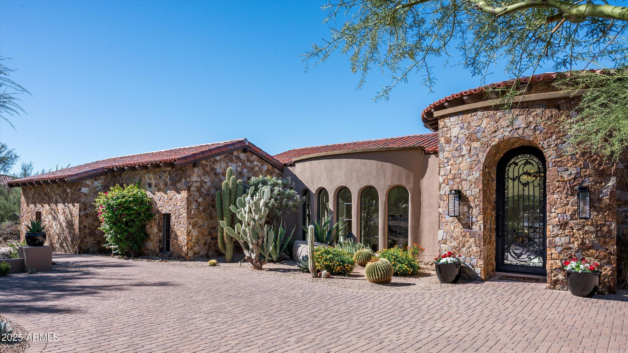 ESTANCIA - Residential