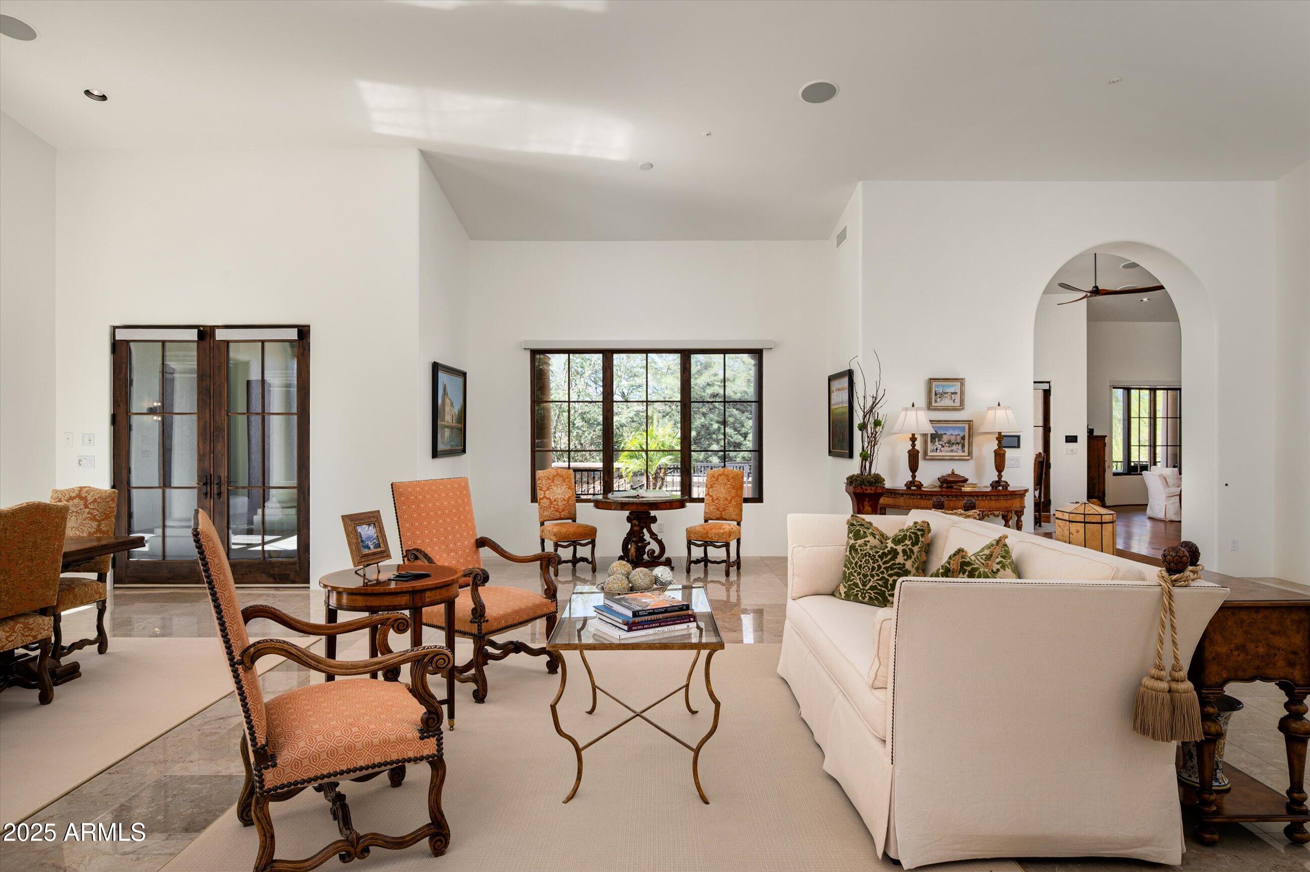 ESTANCIA - Residential