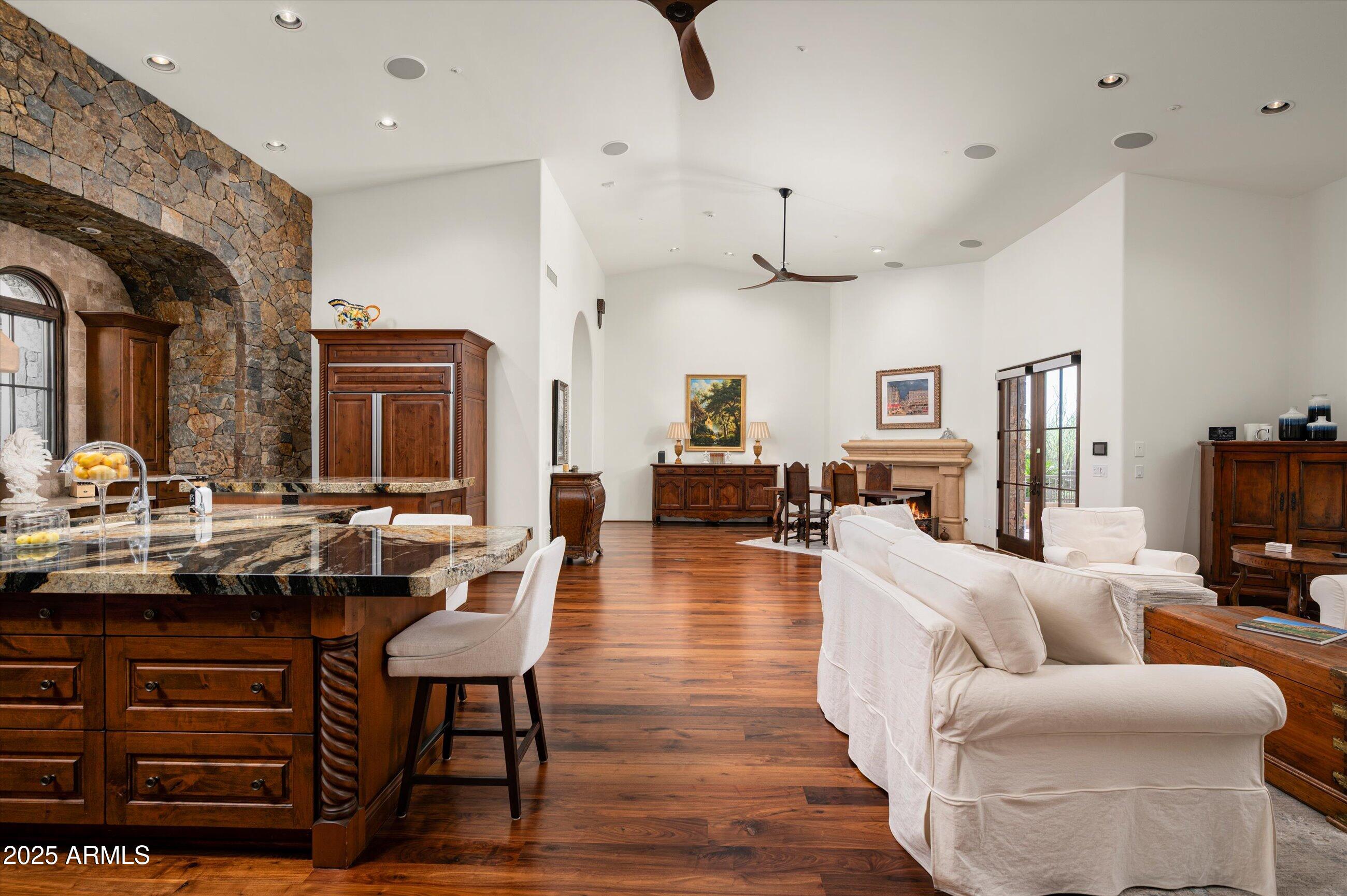 ESTANCIA - Residential
