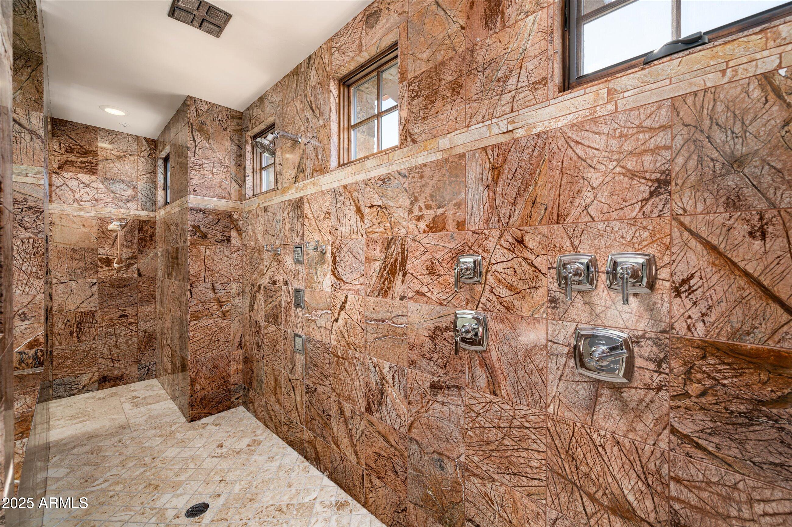 ESTANCIA - Residential
