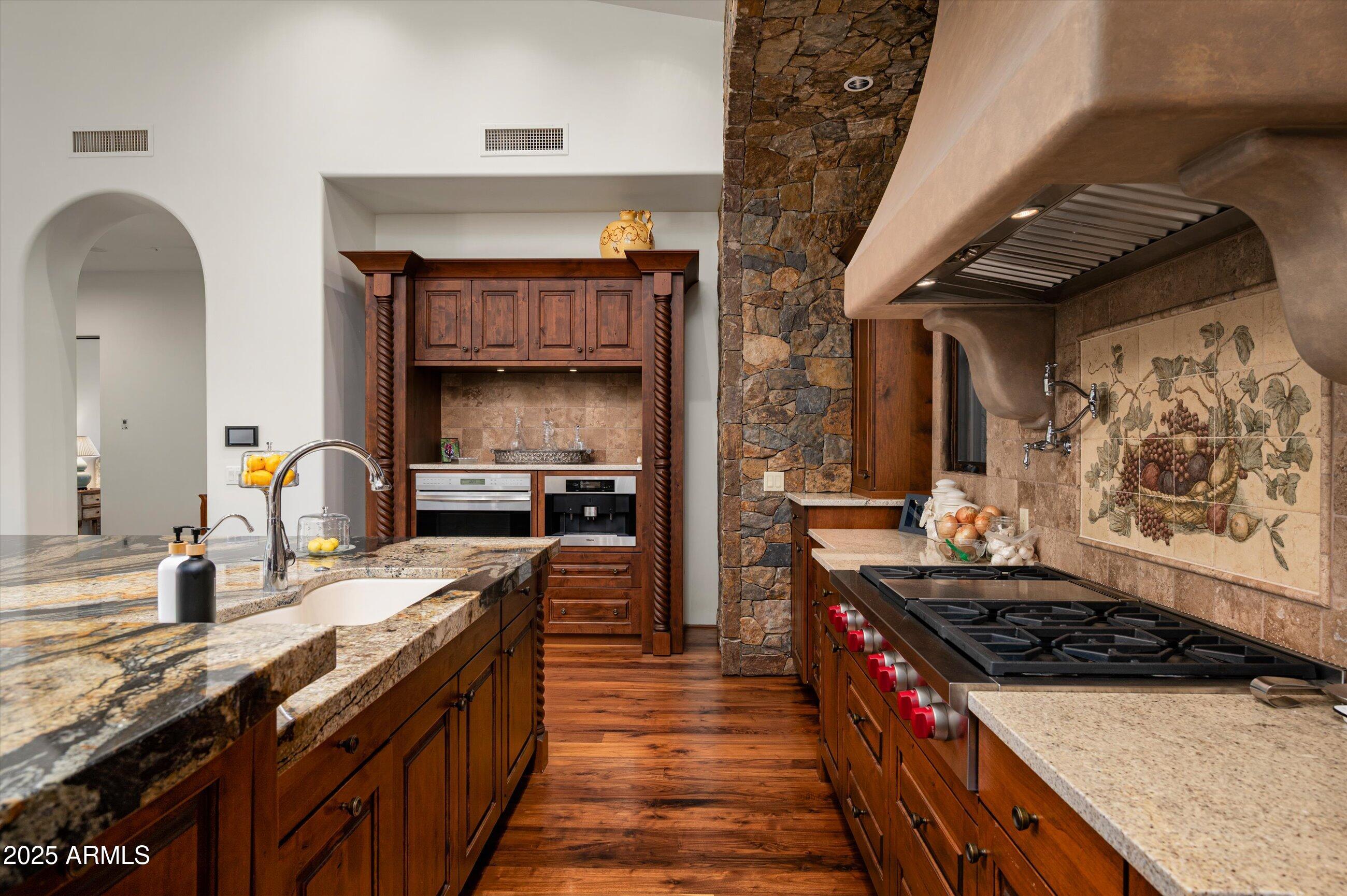 ESTANCIA - Residential