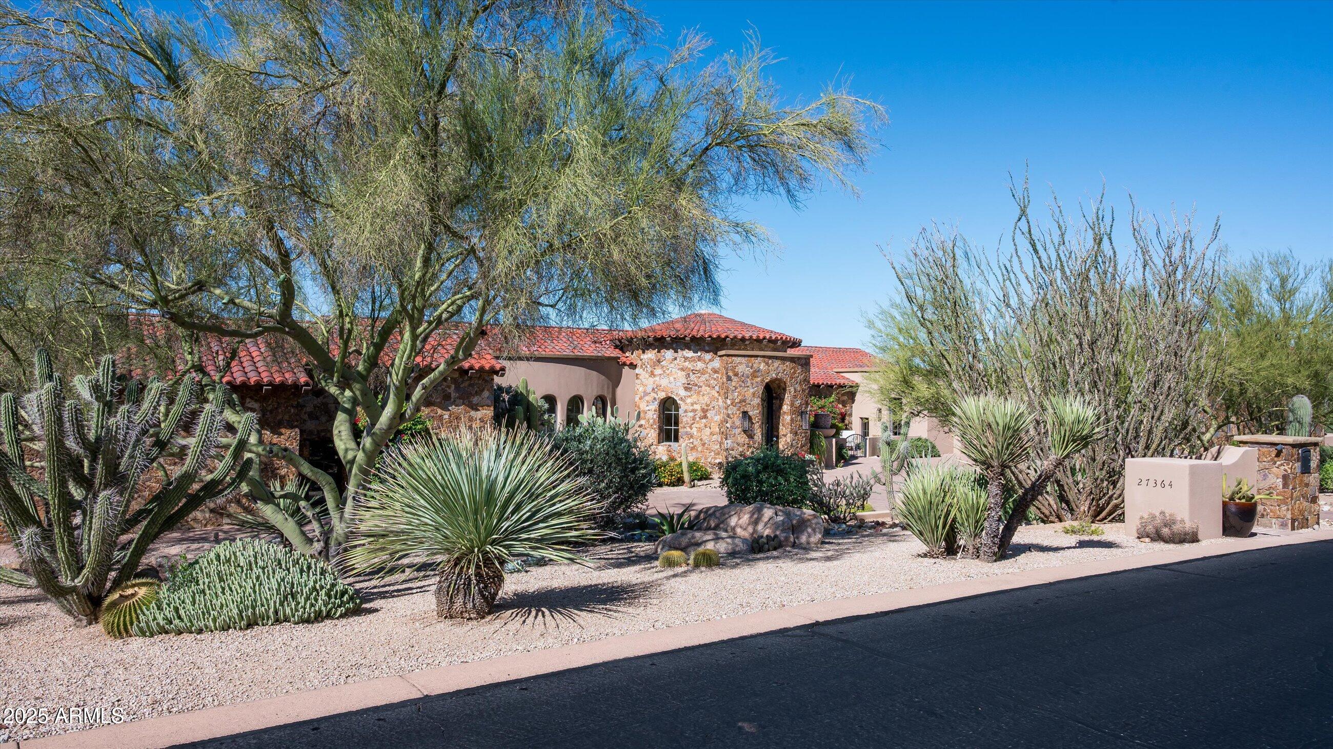 ESTANCIA - Residential