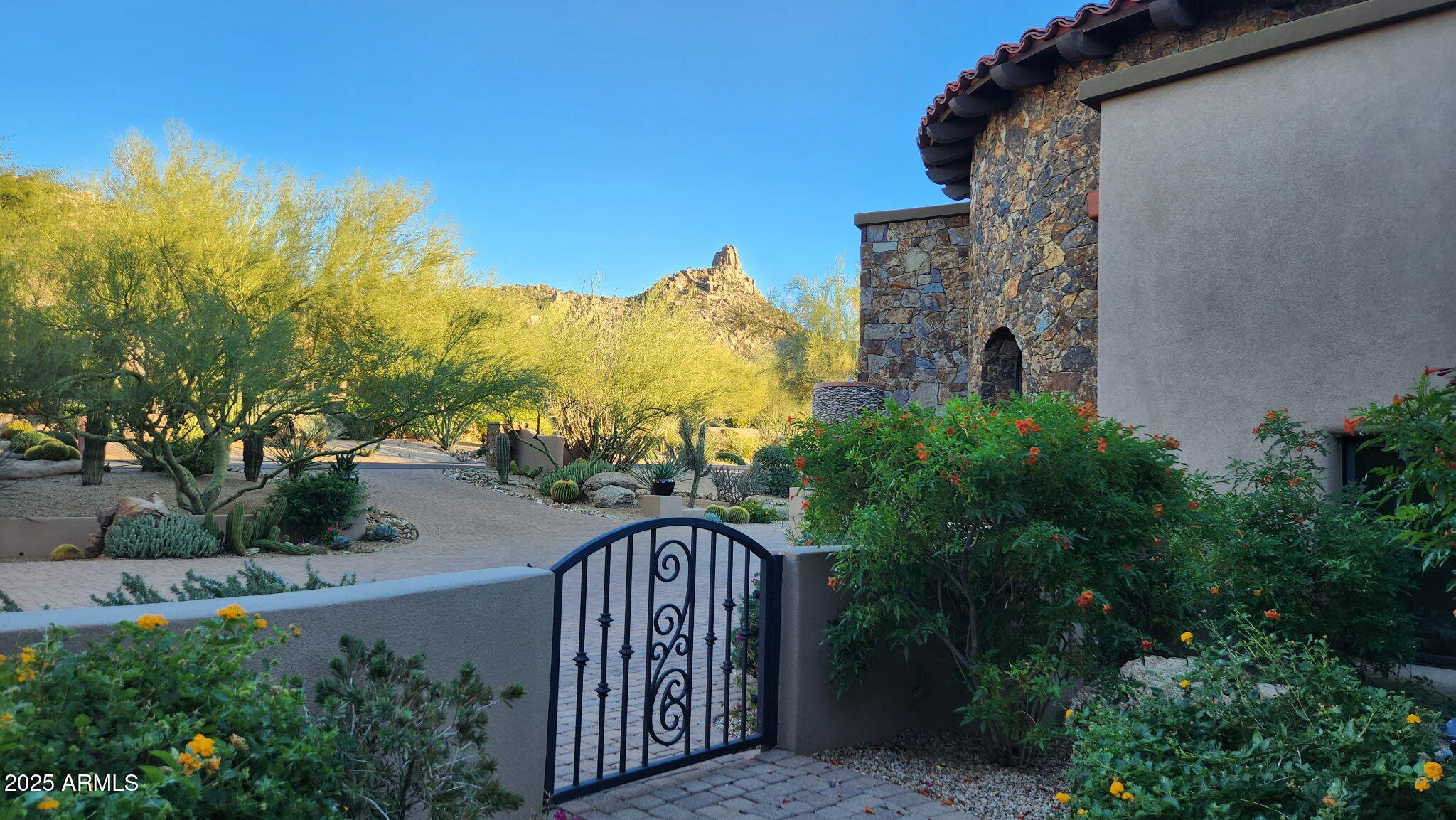 ESTANCIA - Residential