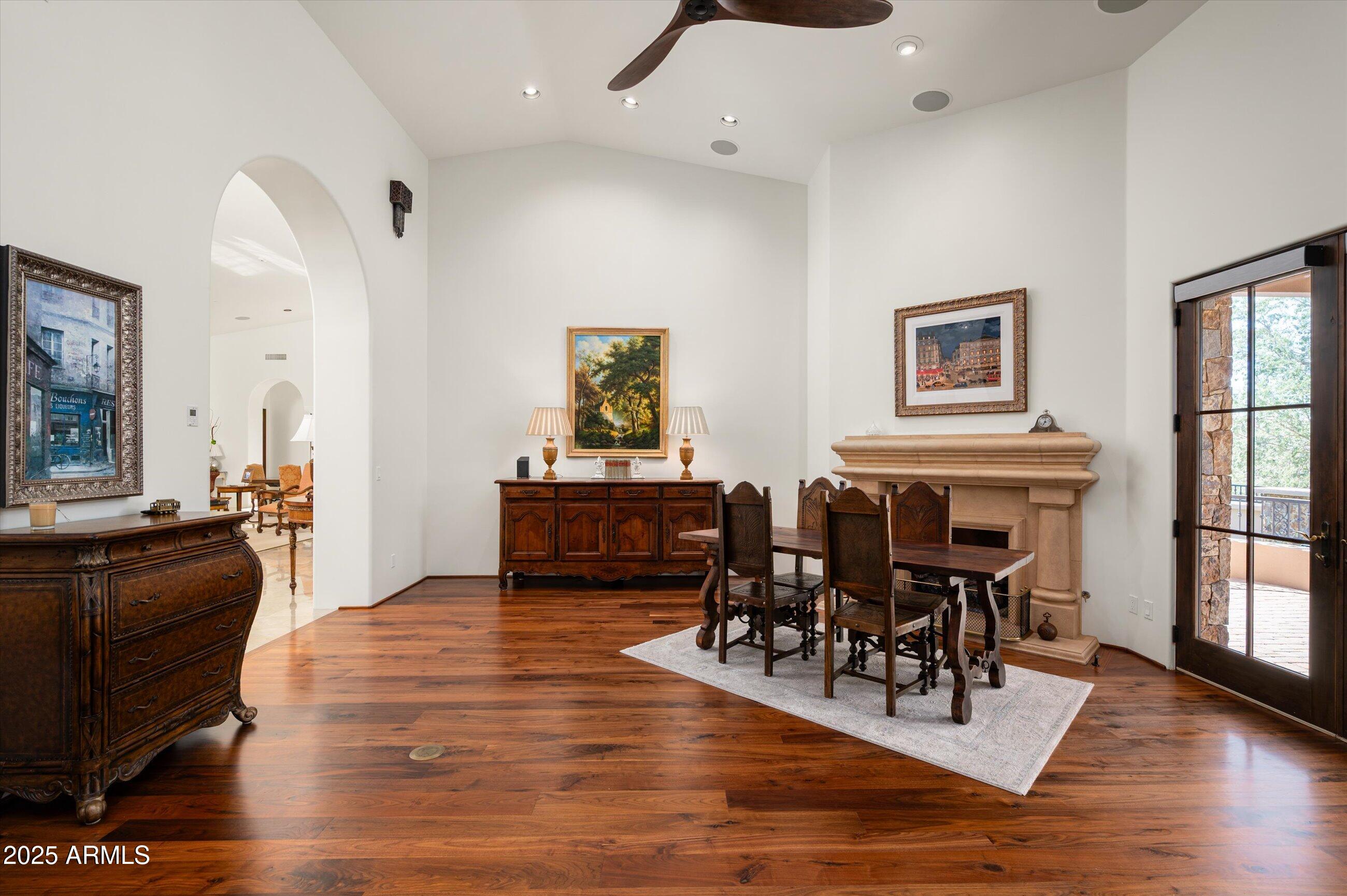 ESTANCIA - Residential