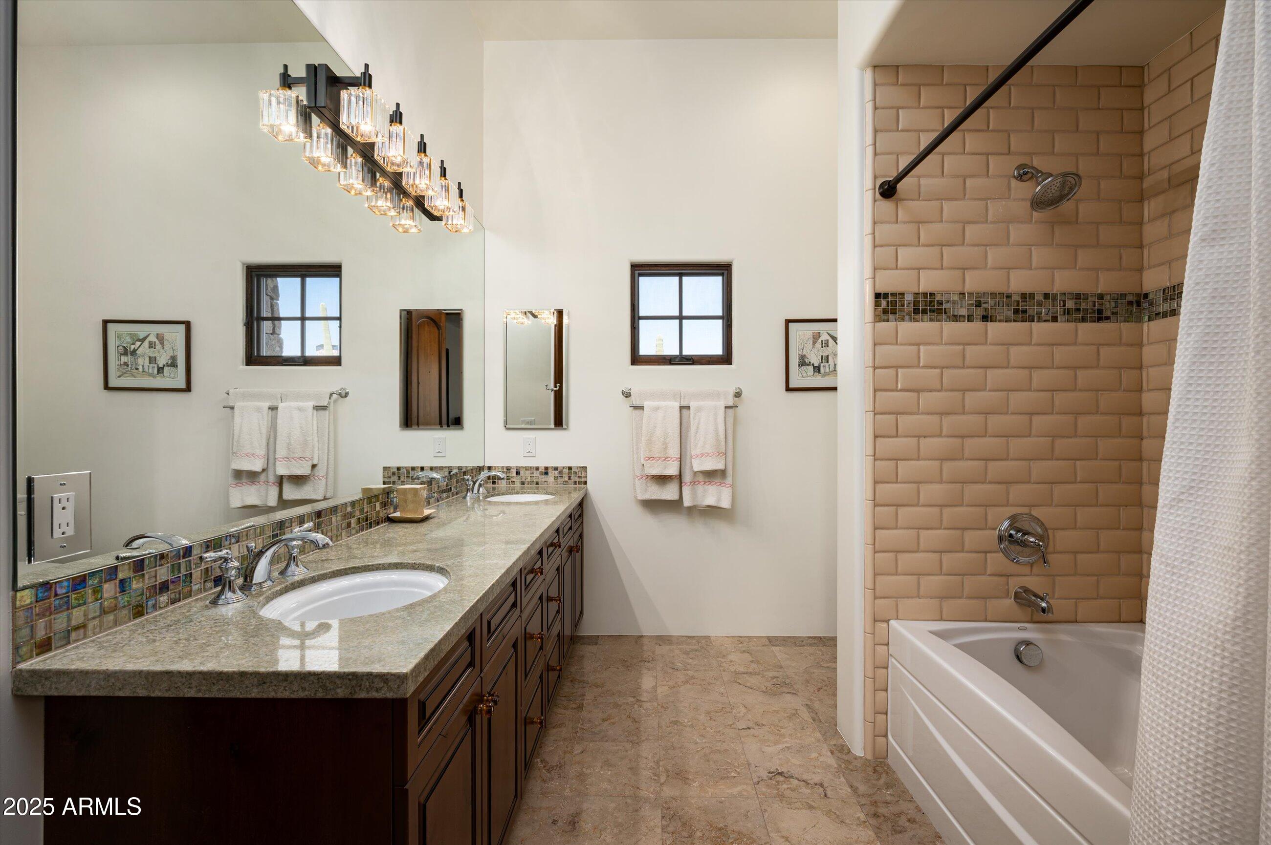 ESTANCIA - Residential