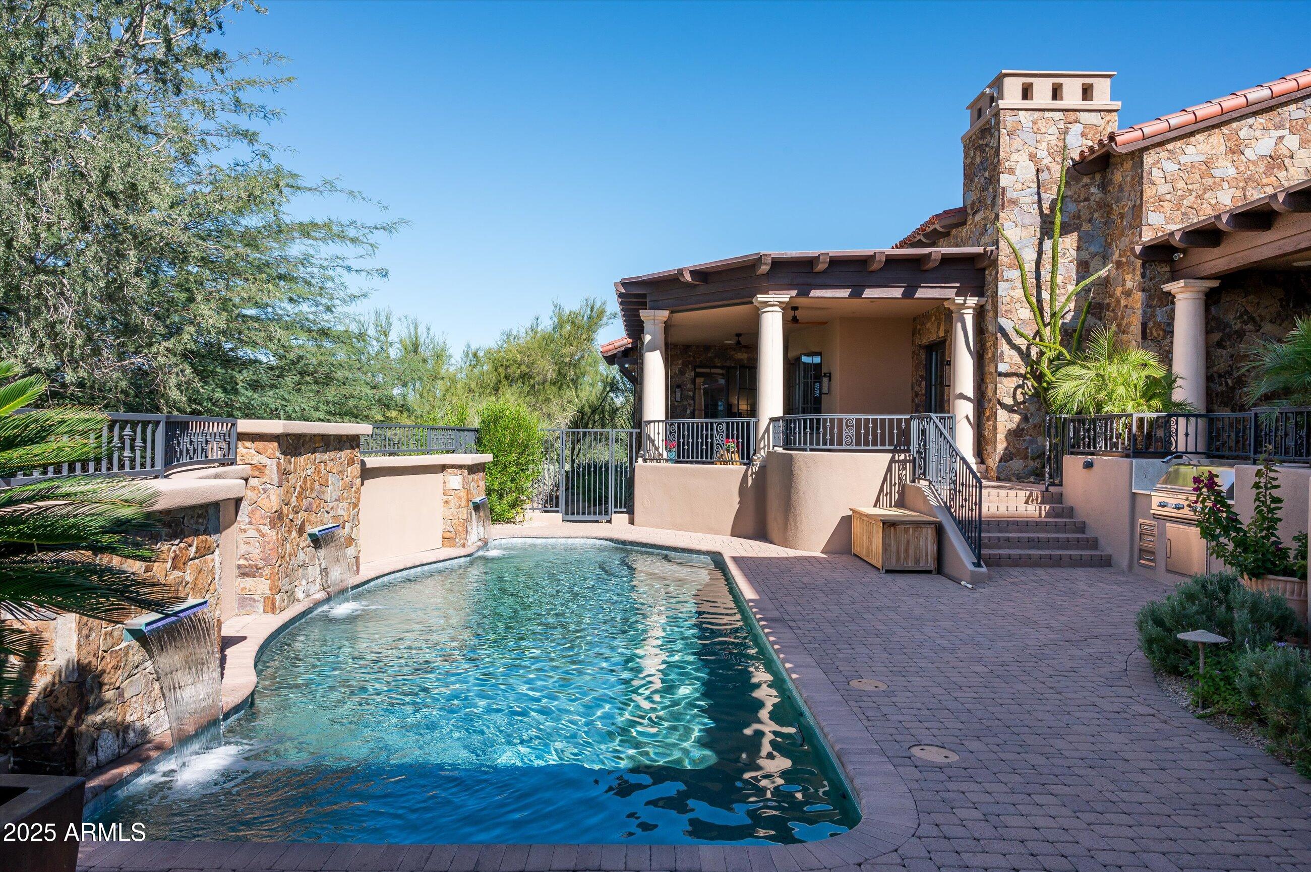 ESTANCIA - Residential