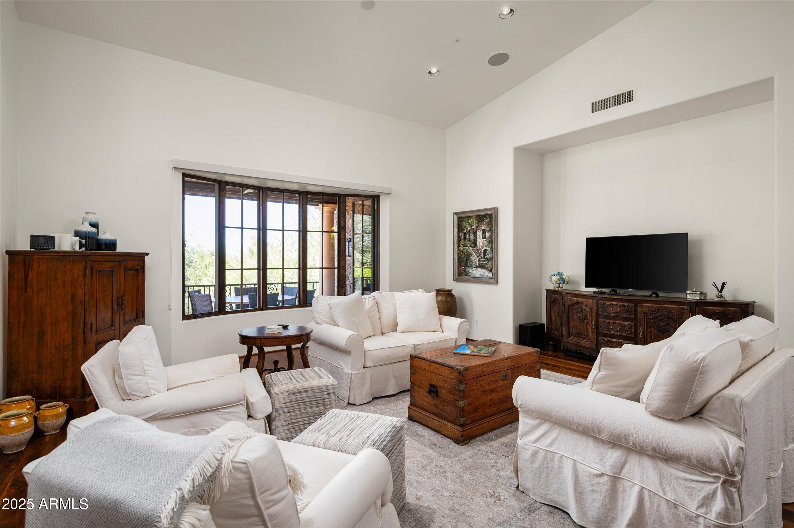 ESTANCIA - Residential