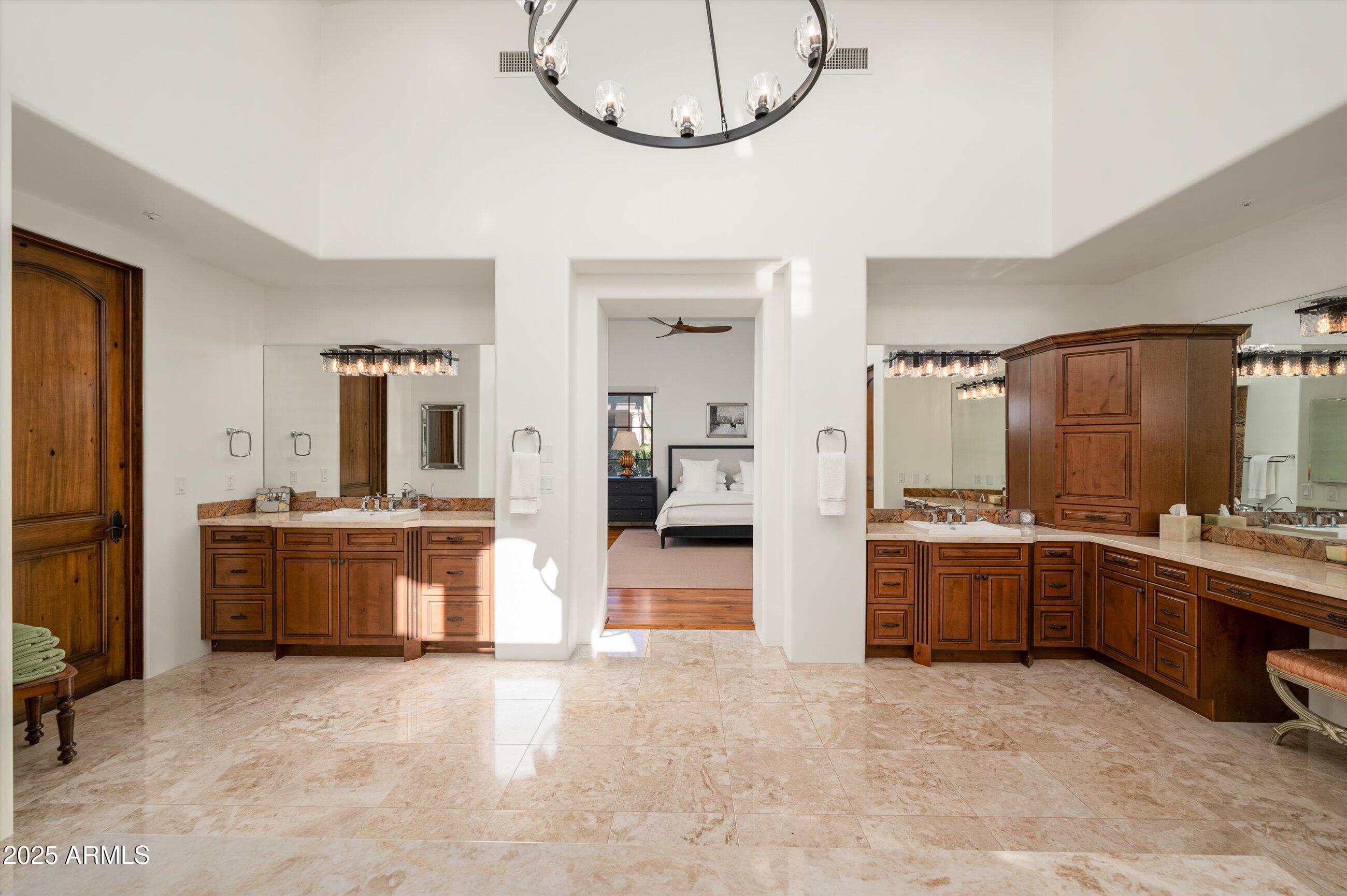ESTANCIA - Residential