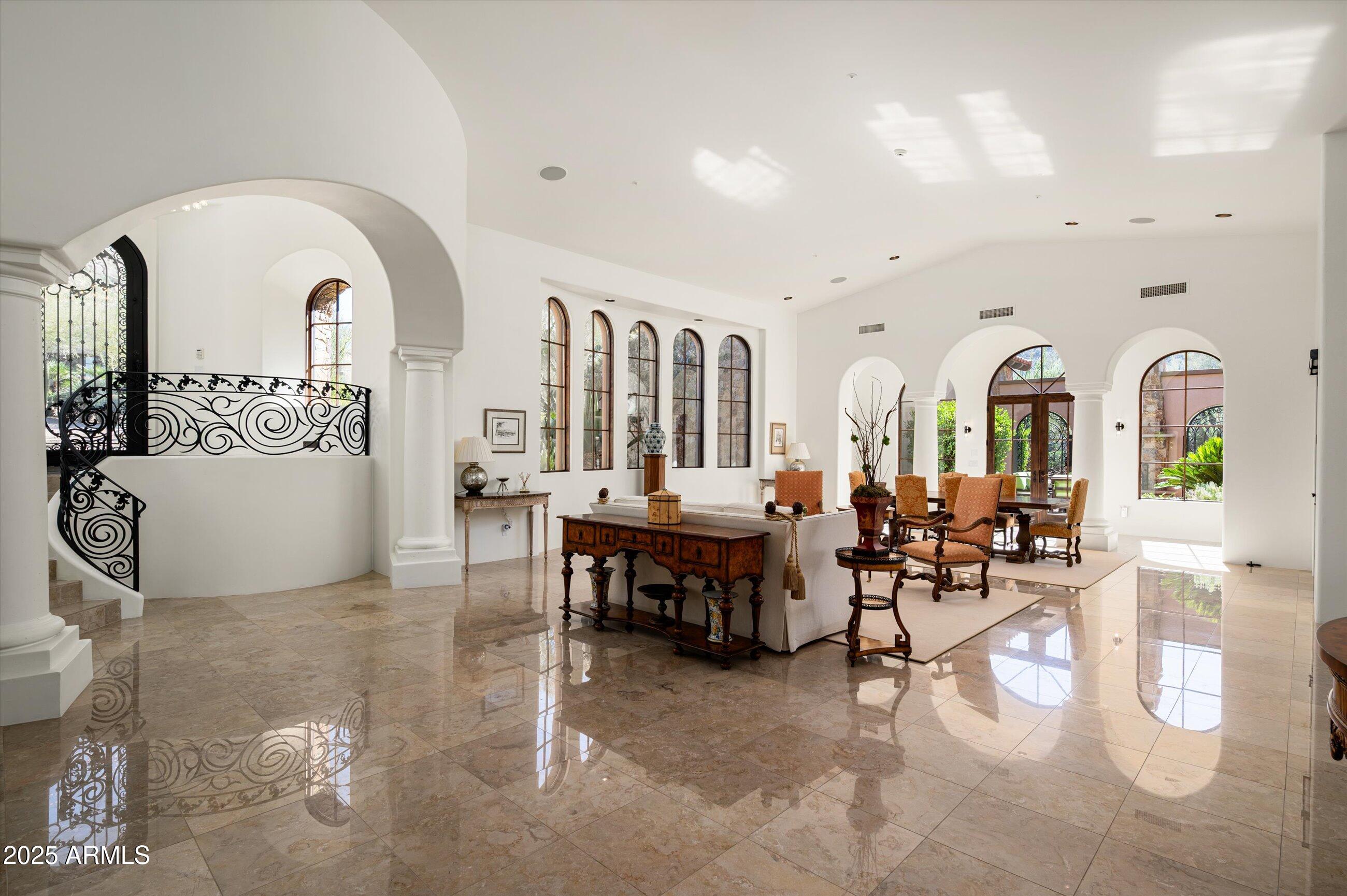 ESTANCIA - Residential