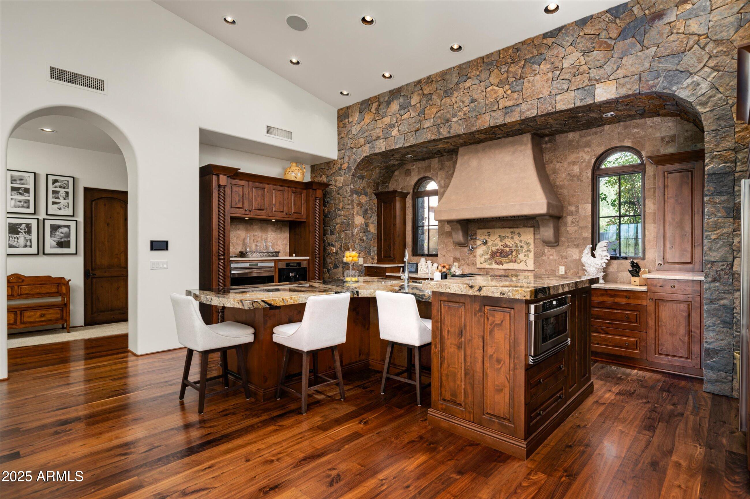 ESTANCIA - Residential