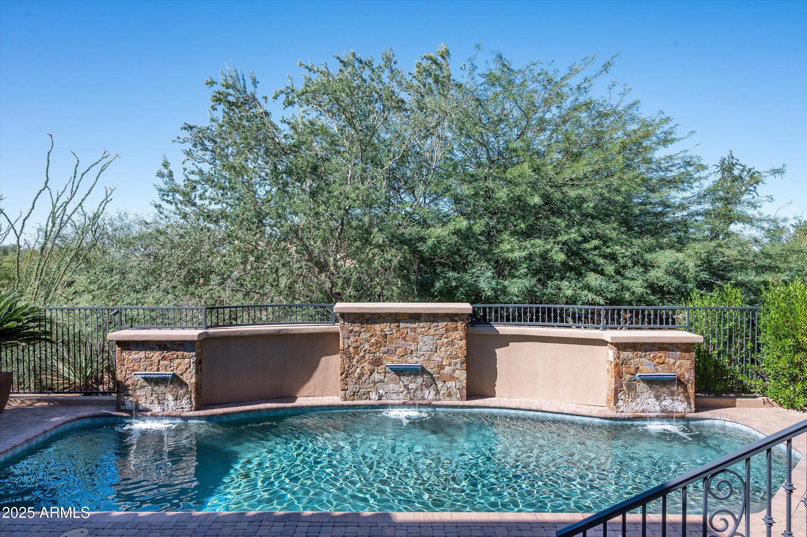 ESTANCIA - Residential