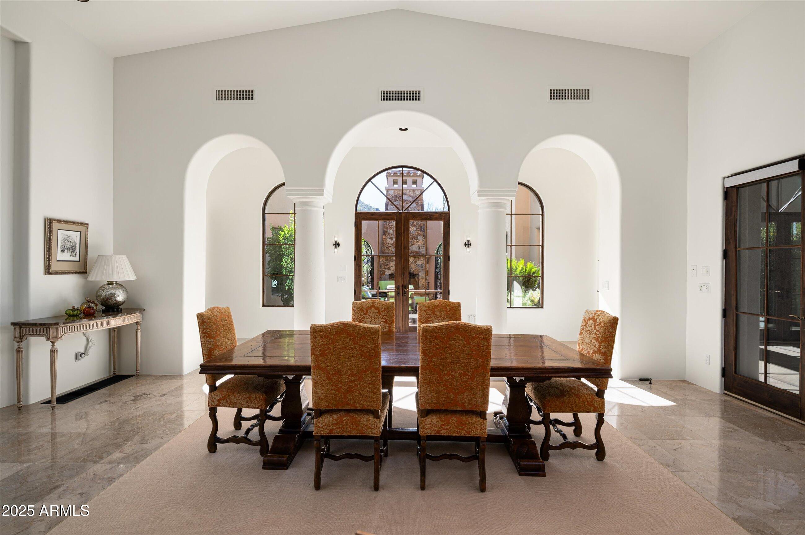 ESTANCIA - Residential