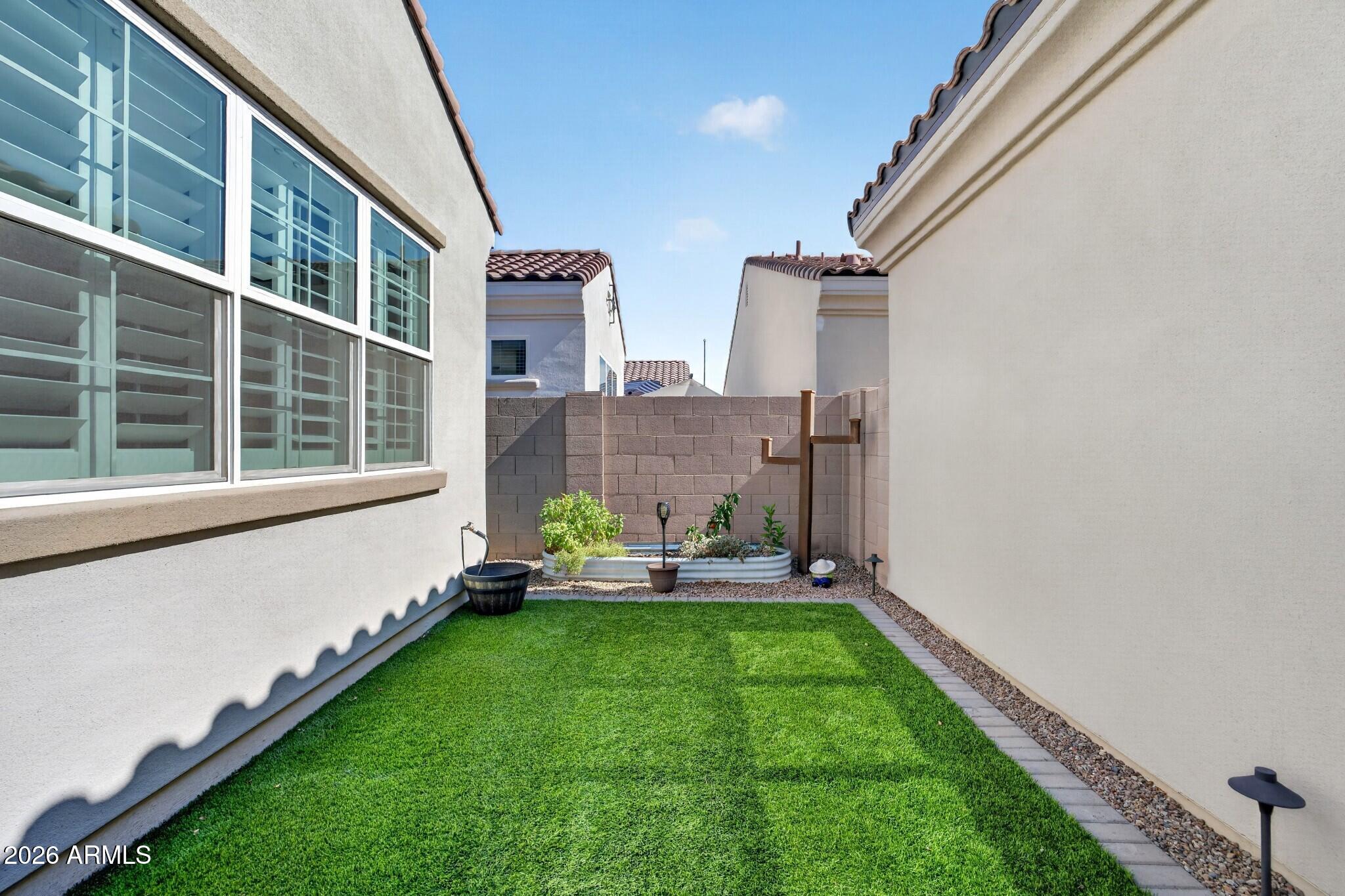 LA VALENCIA - Residential
