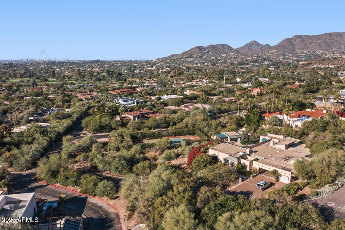PARADISE VALLEY ESTATES - Land