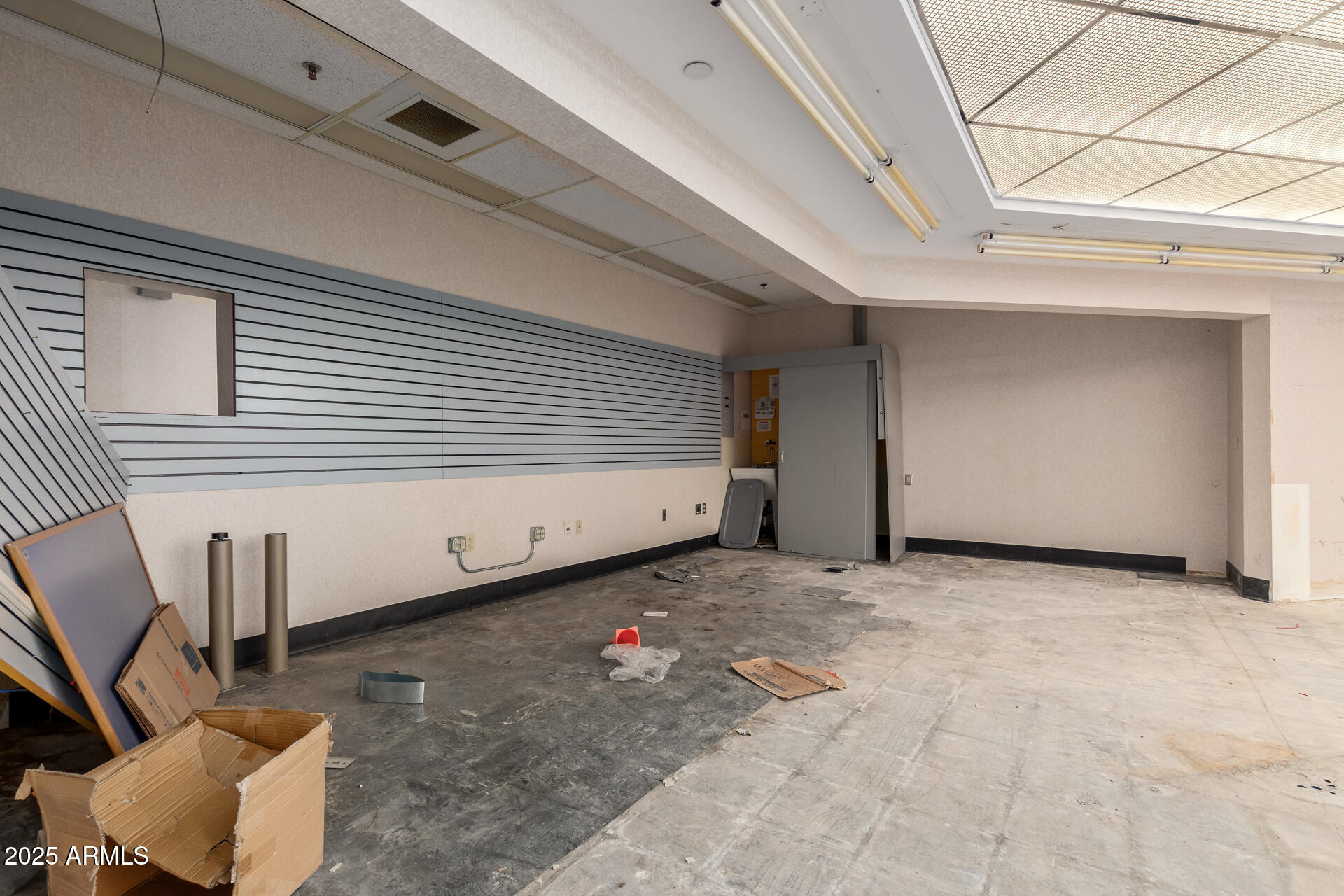 SUBDIVION OF E2 SEC 24 T3N R1E - Commercial Sale