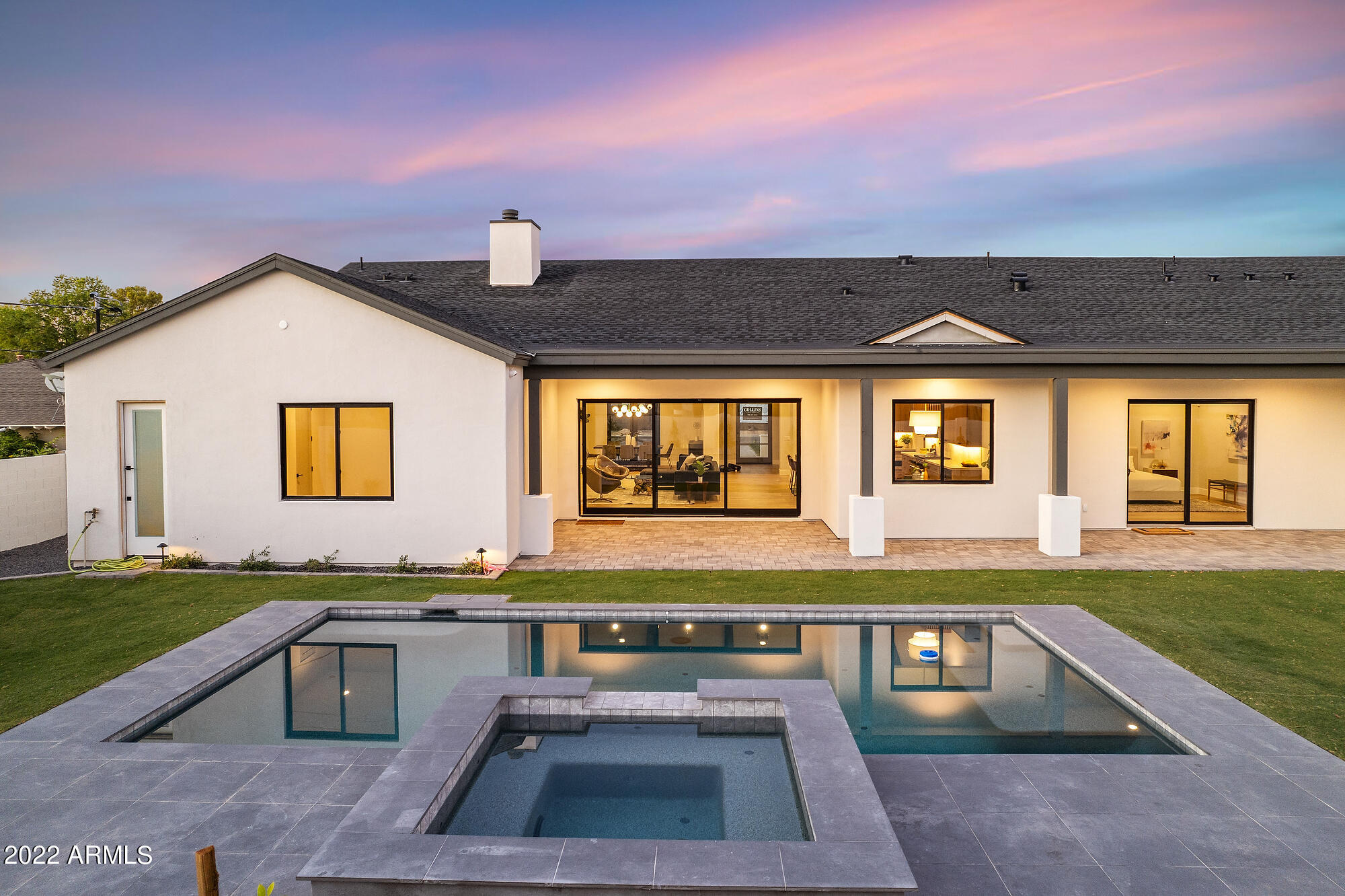 CAMELBACK VILLA - Residential