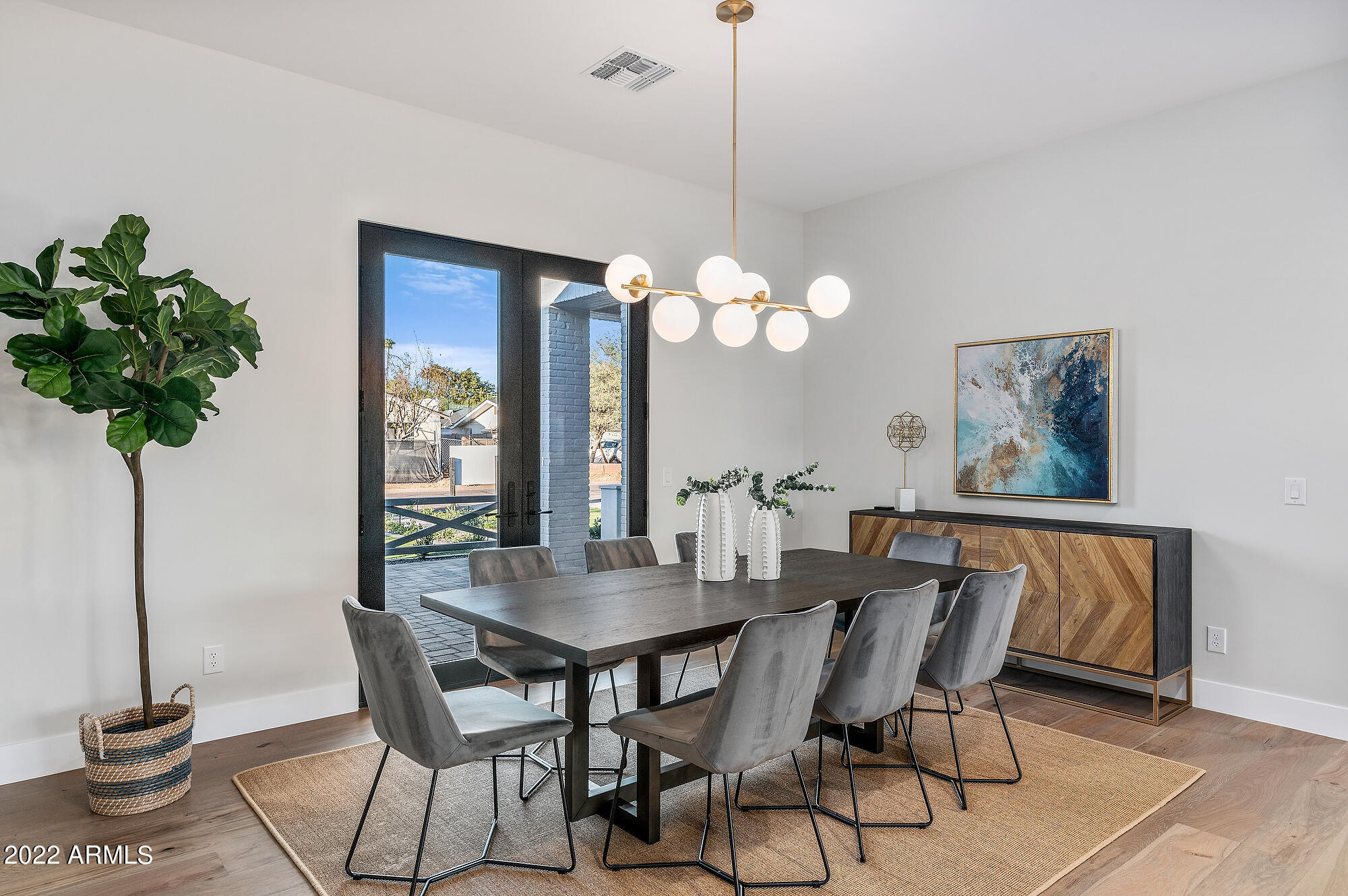 CAMELBACK VILLA - Residential
