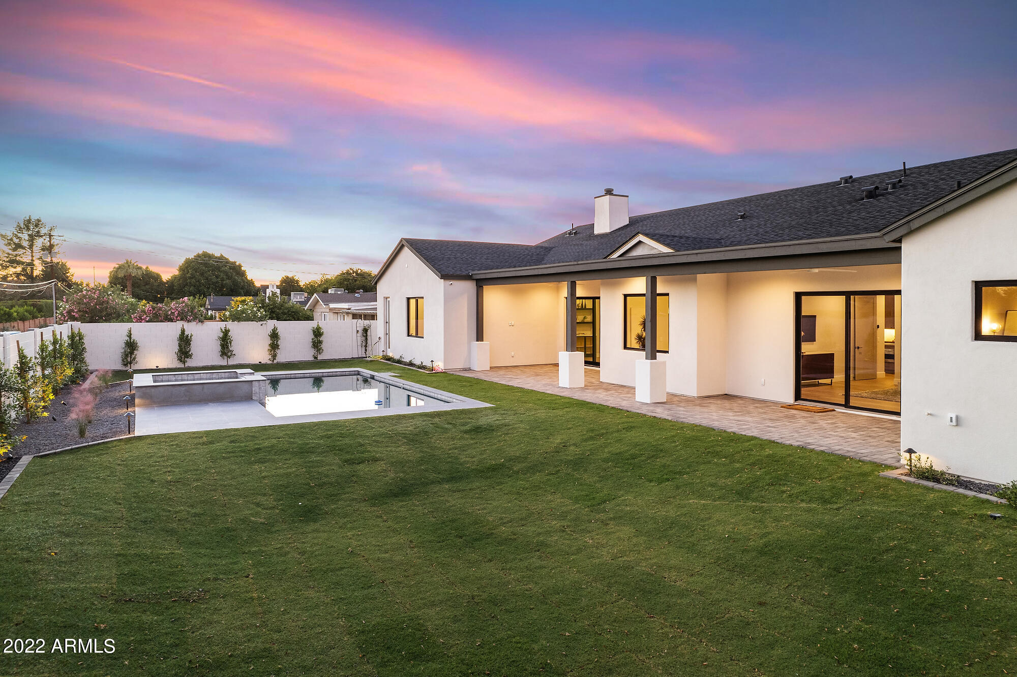 CAMELBACK VILLA - Residential