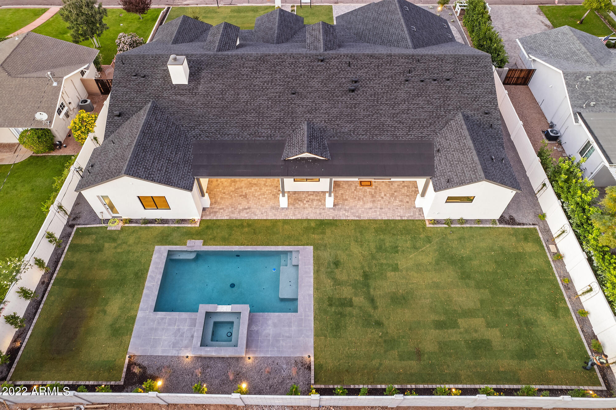 CAMELBACK VILLA - Residential