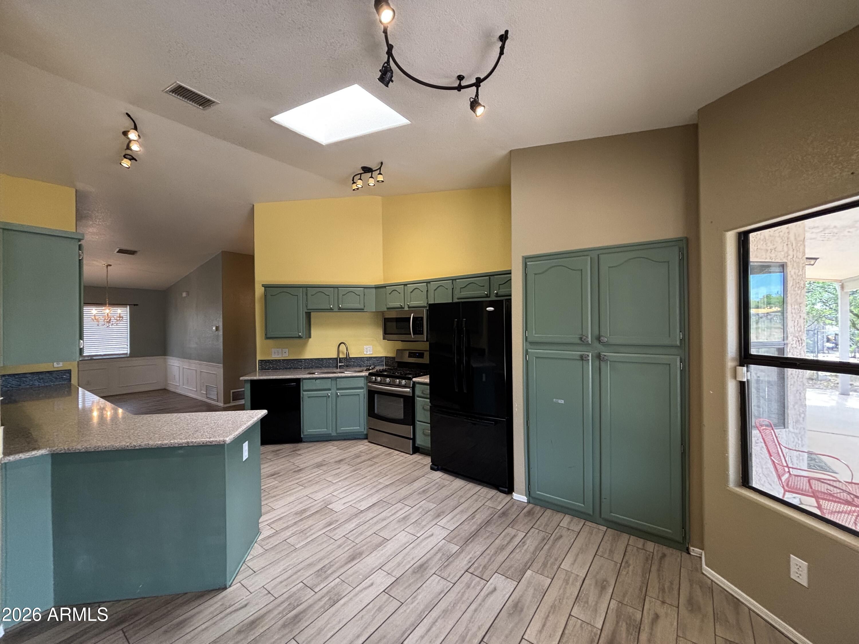 MOUNTAIN SHADOWS PHASE C - Residential
