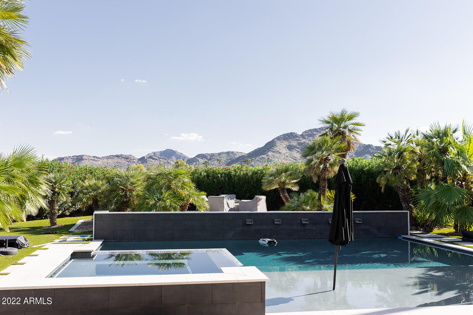 CAMELBACK COUNTRY ESTATES UNIT 5 - Residential
